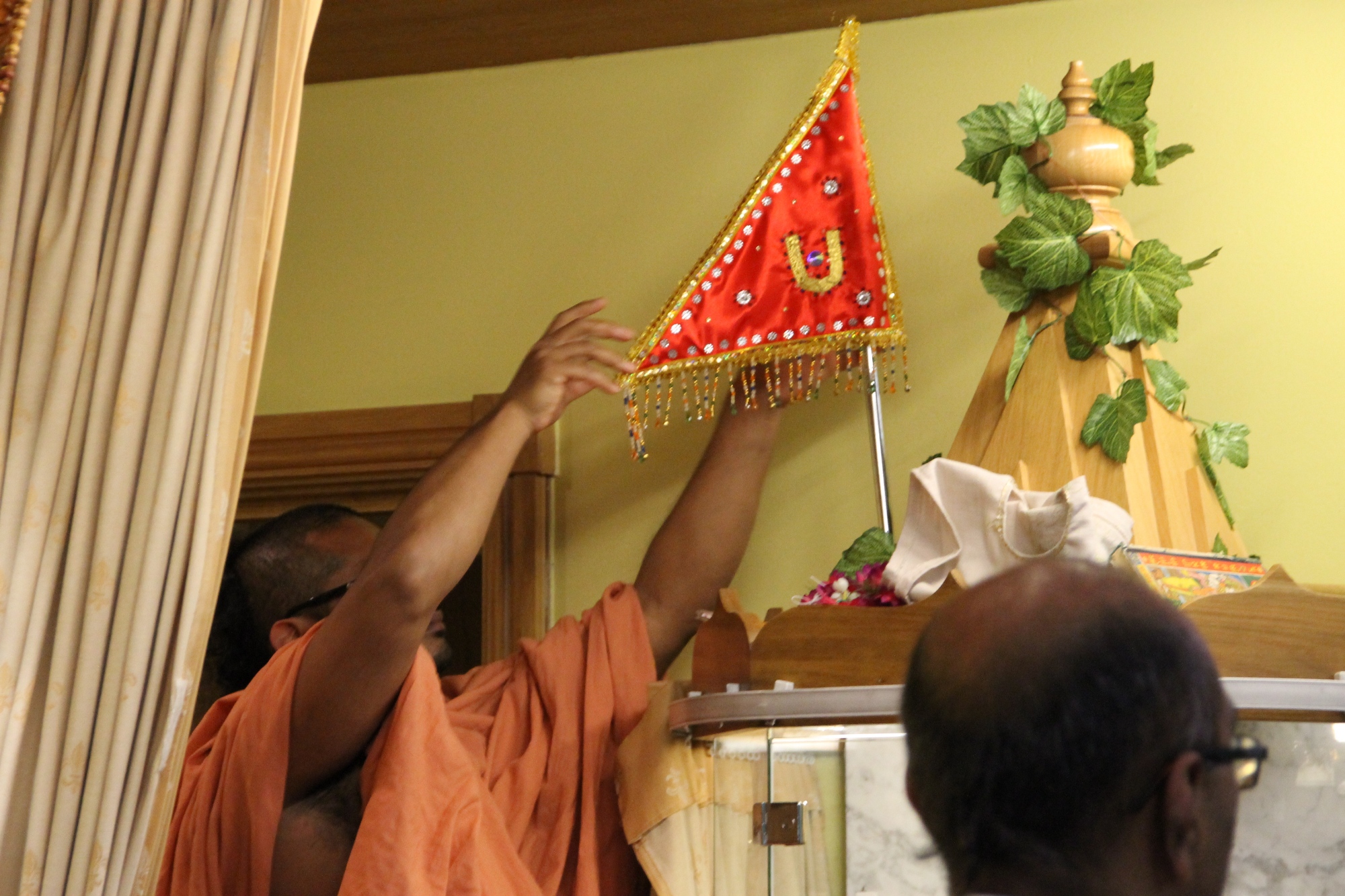 ©1987-2017 SKS Swaminarayan Temple East London