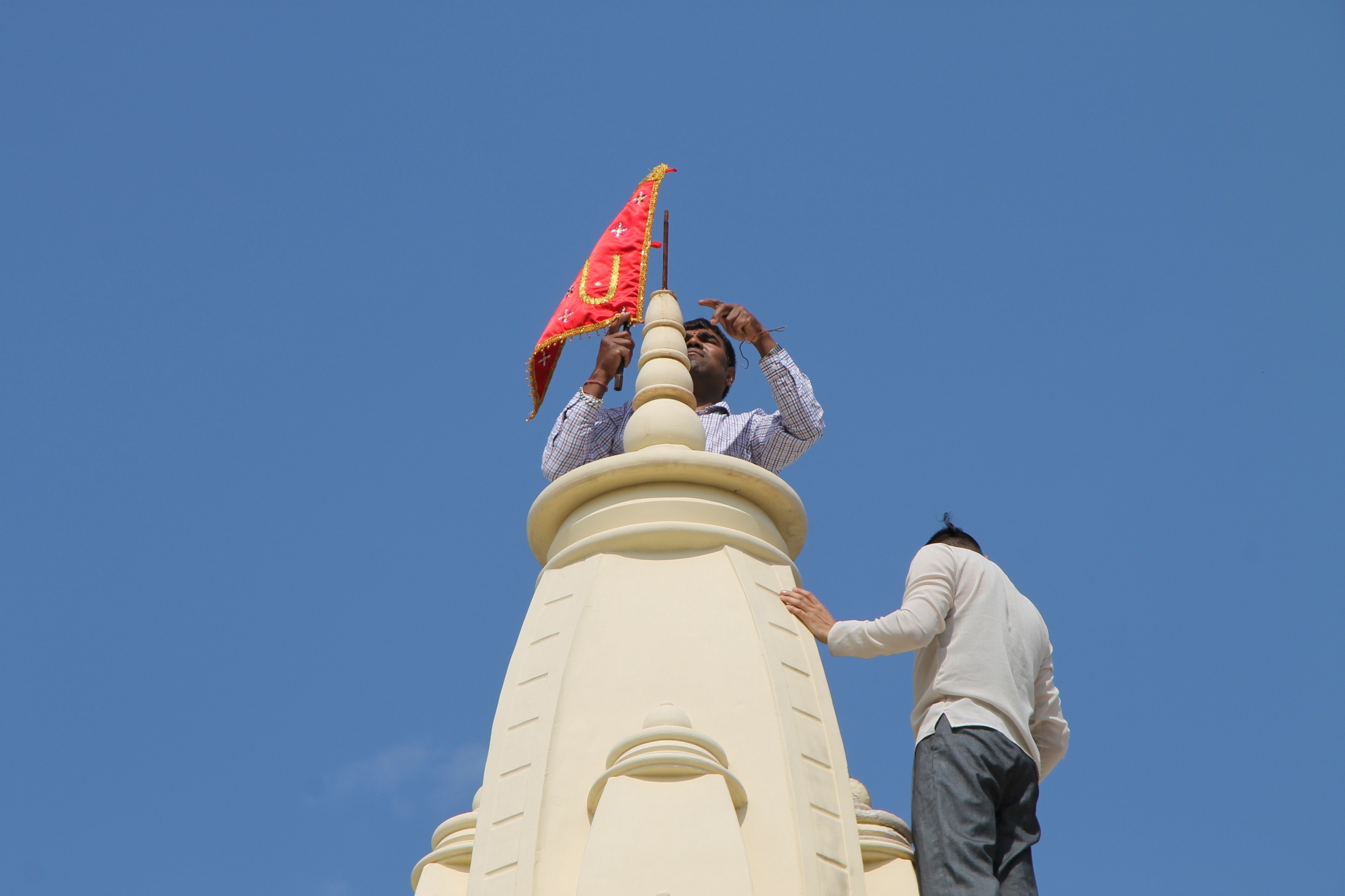 ©1987-2017 SKS Swaminarayan Temple East London