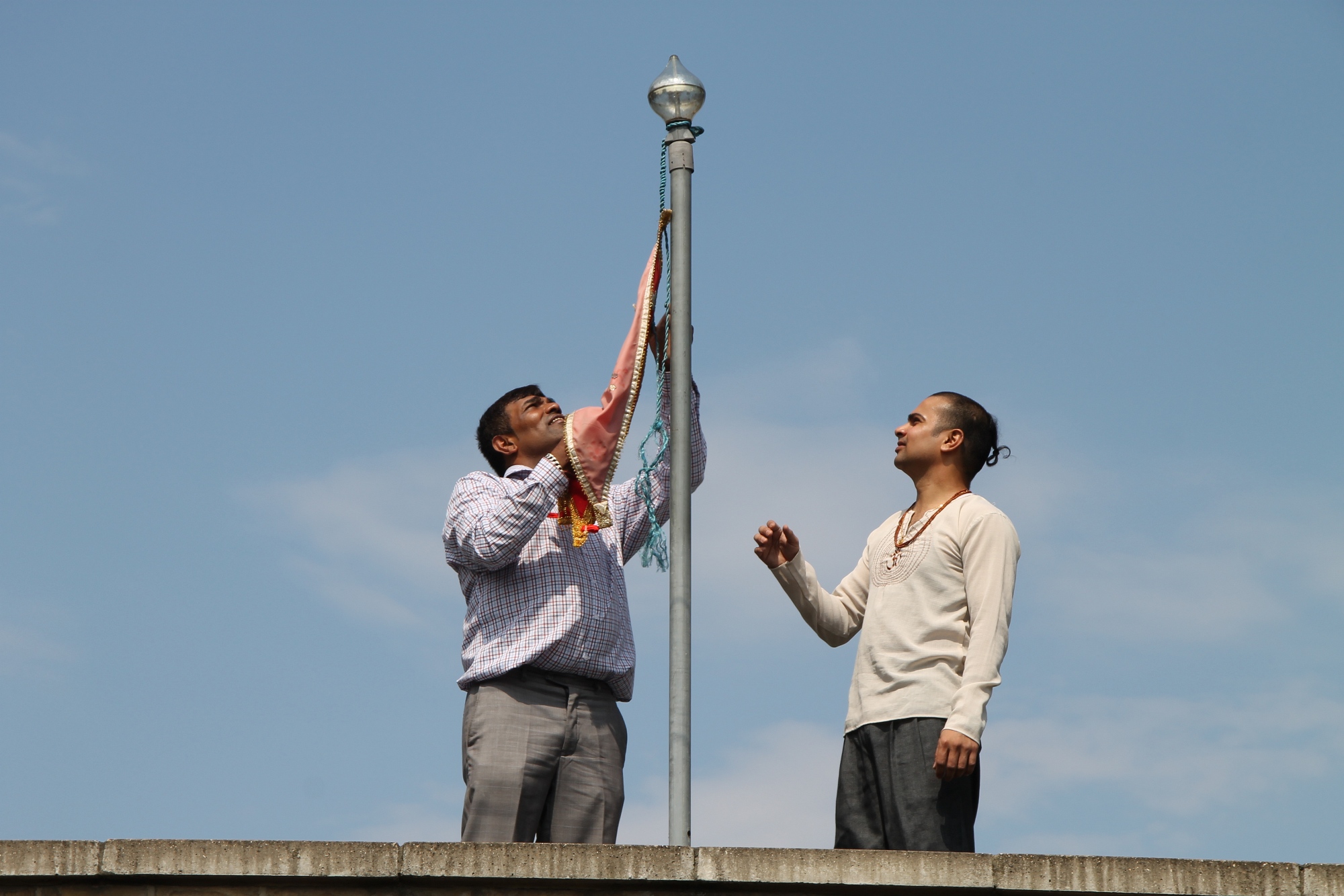 ©1987-2017 SKS Swaminarayan Temple East London