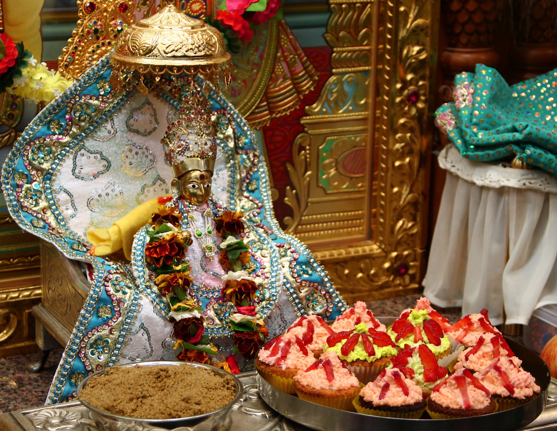 005a - ©1987-2017 SKS Swaminarayan Temple East London