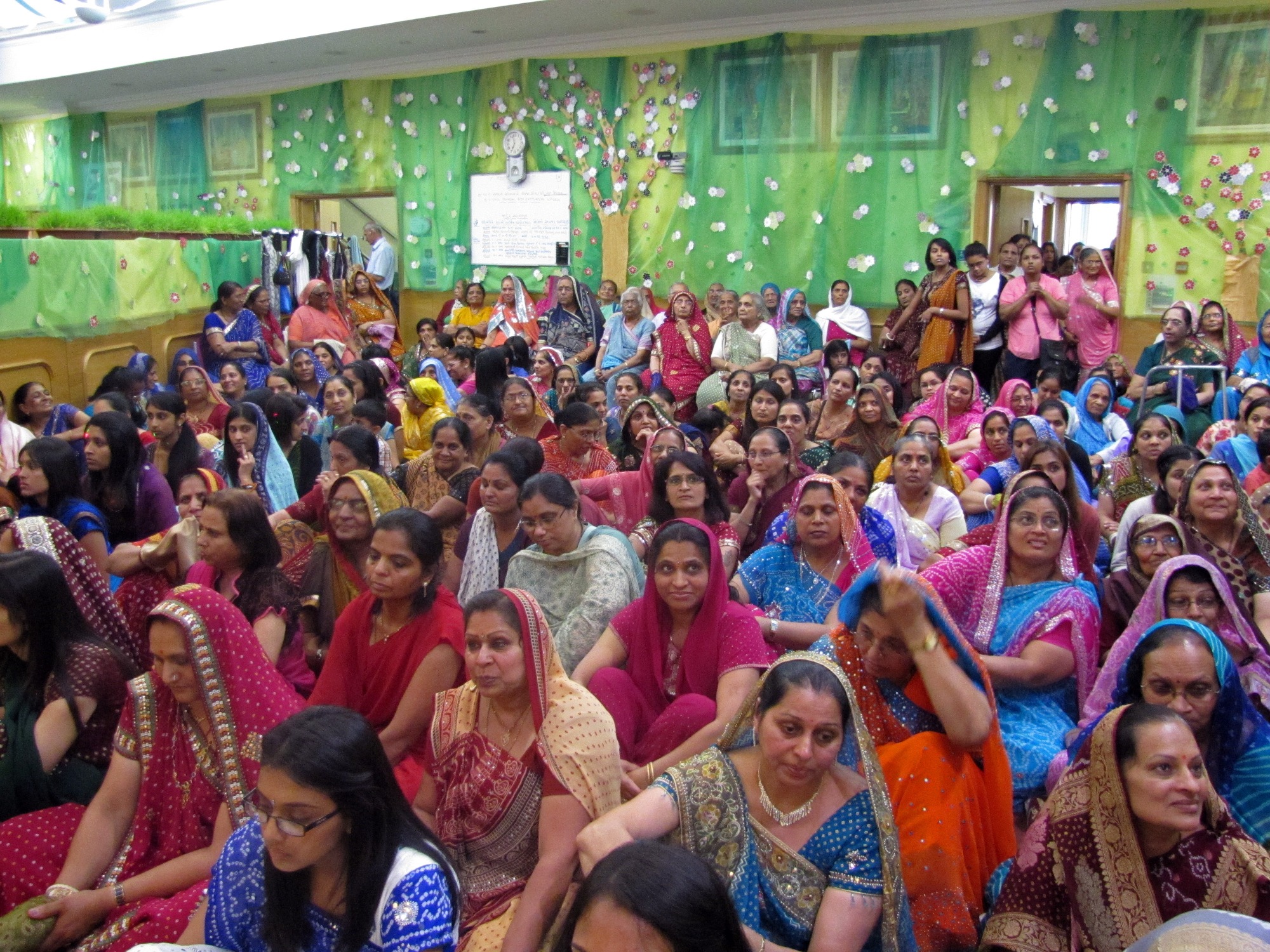 013 - ©1987-2017 SKS Swaminarayan Temple East London