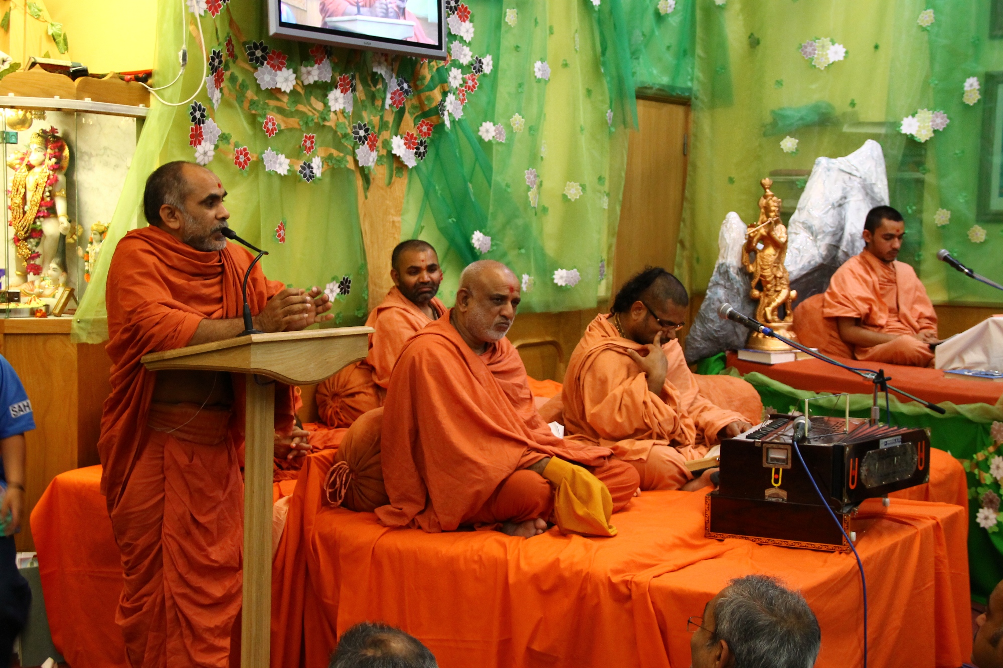 014 - ©1987-2017 SKS Swaminarayan Temple East London