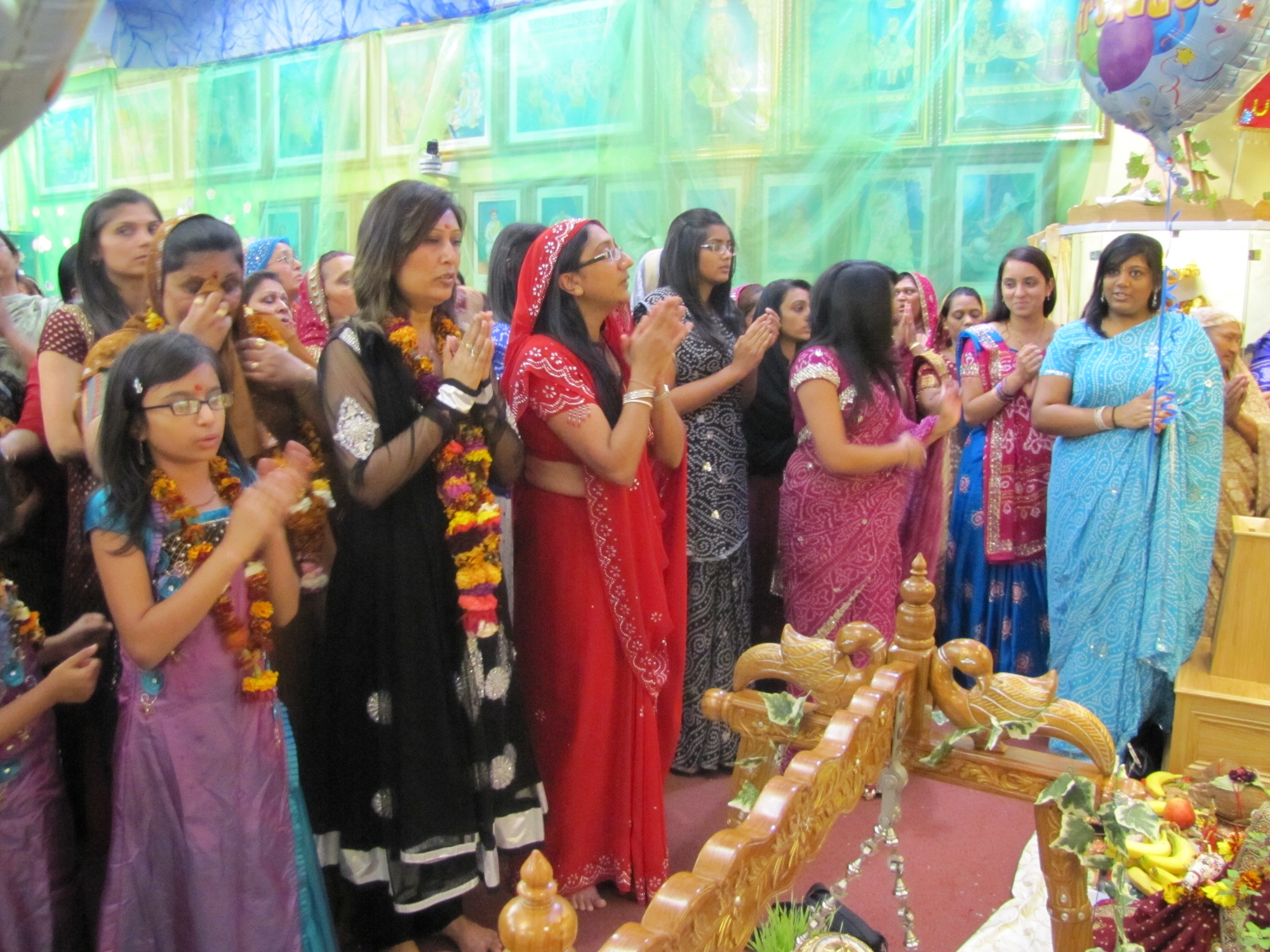 023d - ©1987-2017 SKS Swaminarayan Temple East London