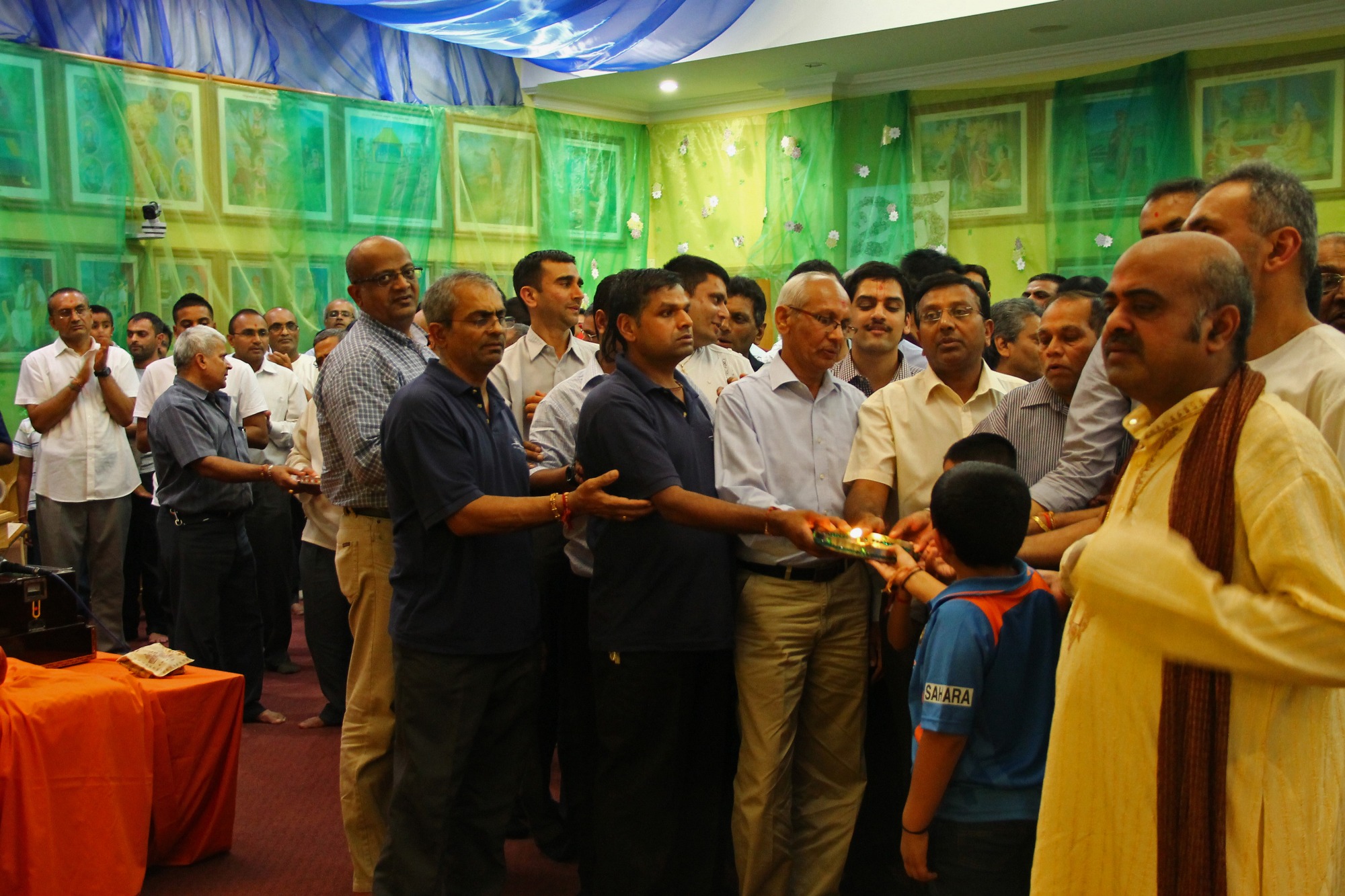 023e - ©1987-2017 SKS Swaminarayan Temple East London