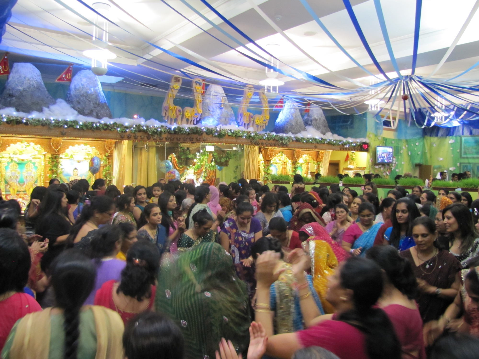 023h - ©1987-2017 SKS Swaminarayan Temple East London