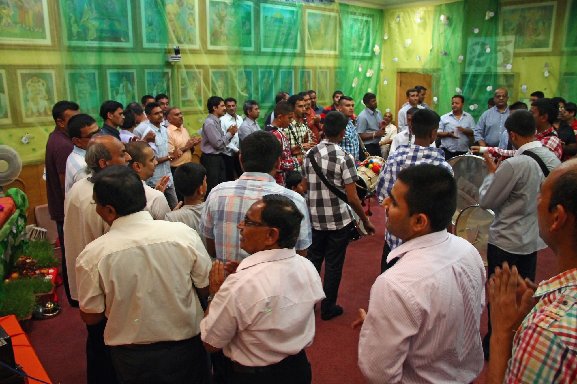 023i - ©1987-2017 SKS Swaminarayan Temple East London