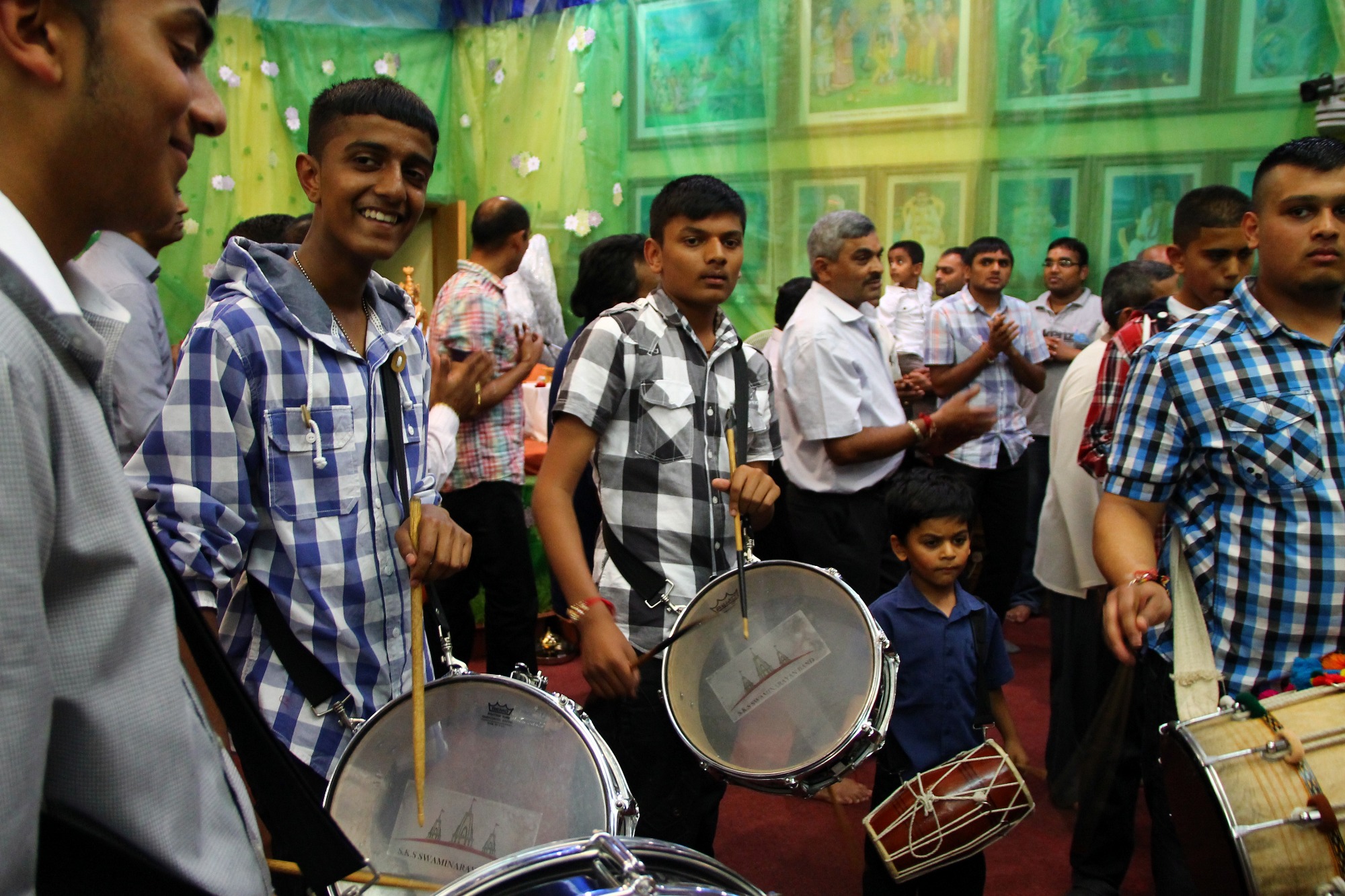 023j - ©1987-2017 SKS Swaminarayan Temple East London