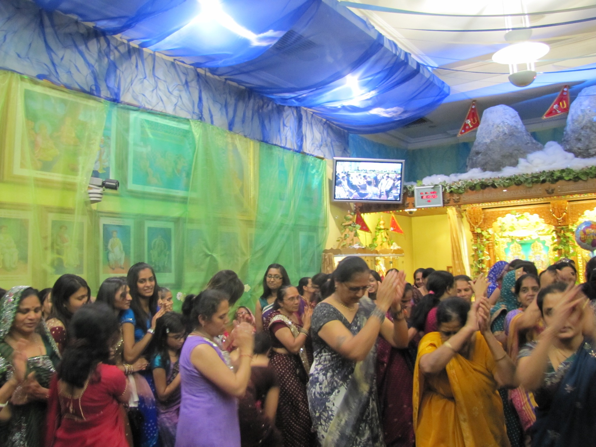 024k - ©1987-2017 SKS Swaminarayan Temple East London