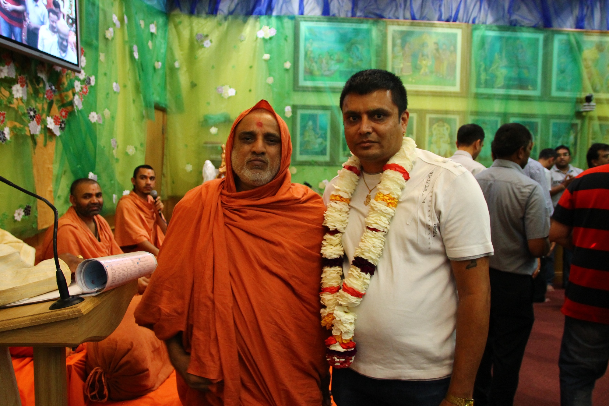 030 - ©1987-2017 SKS Swaminarayan Temple East London