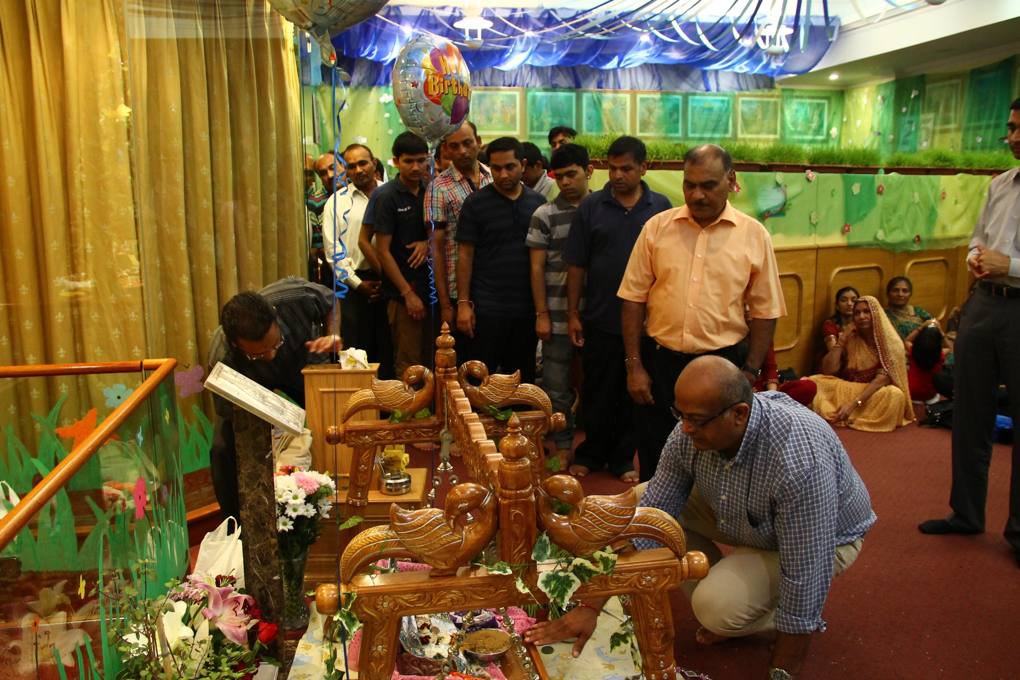 040 - ©1987-2017 SKS Swaminarayan Temple East London