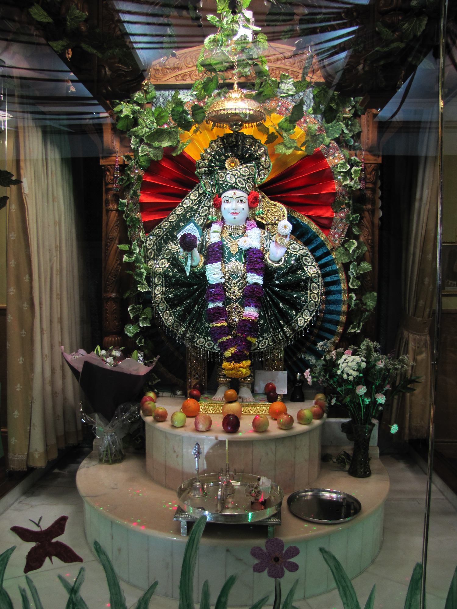 ©1987-2017 SKS Swaminarayan Temple East London