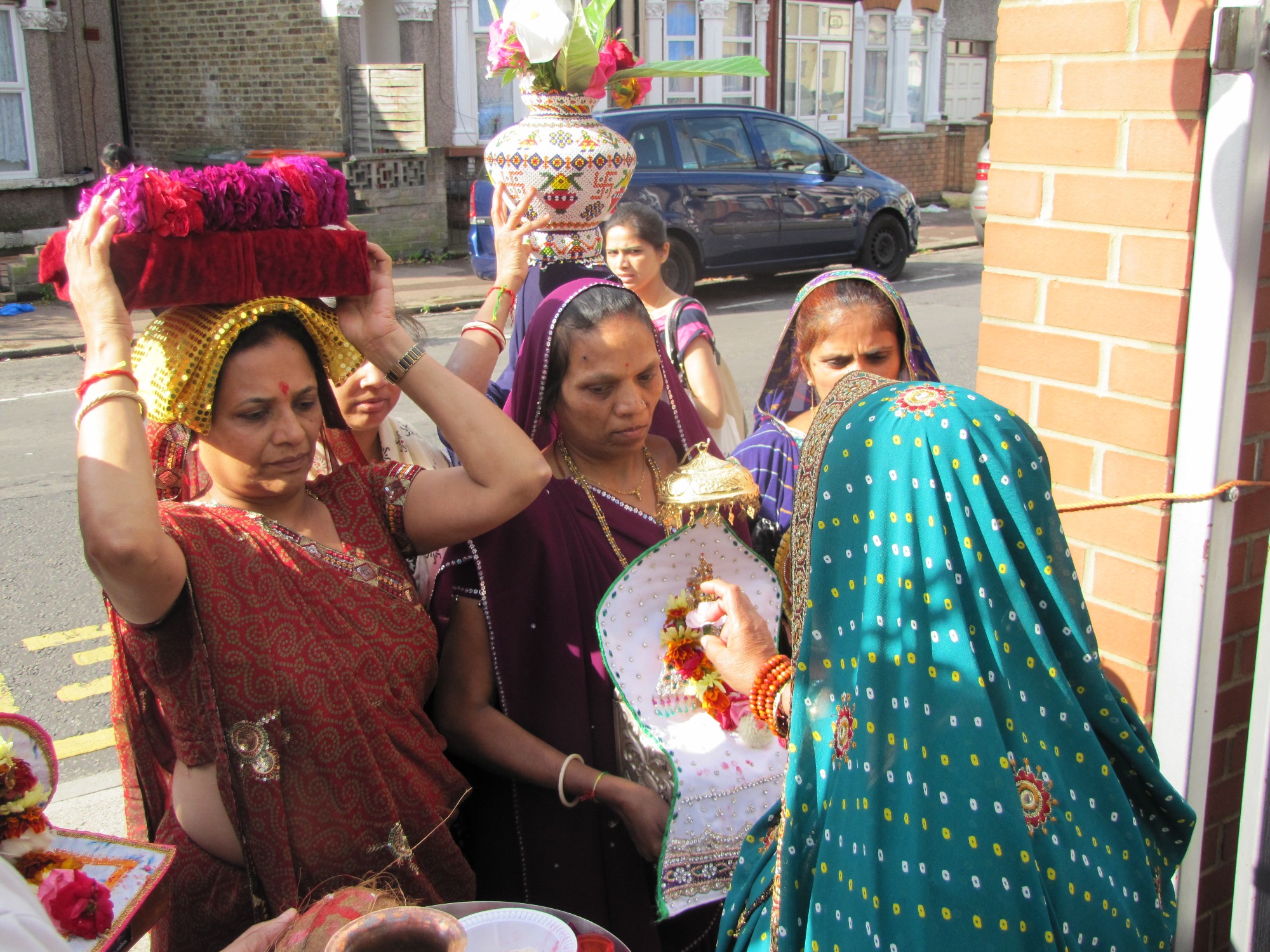 ©1987-2017 SKS Swaminarayan Temple East London
