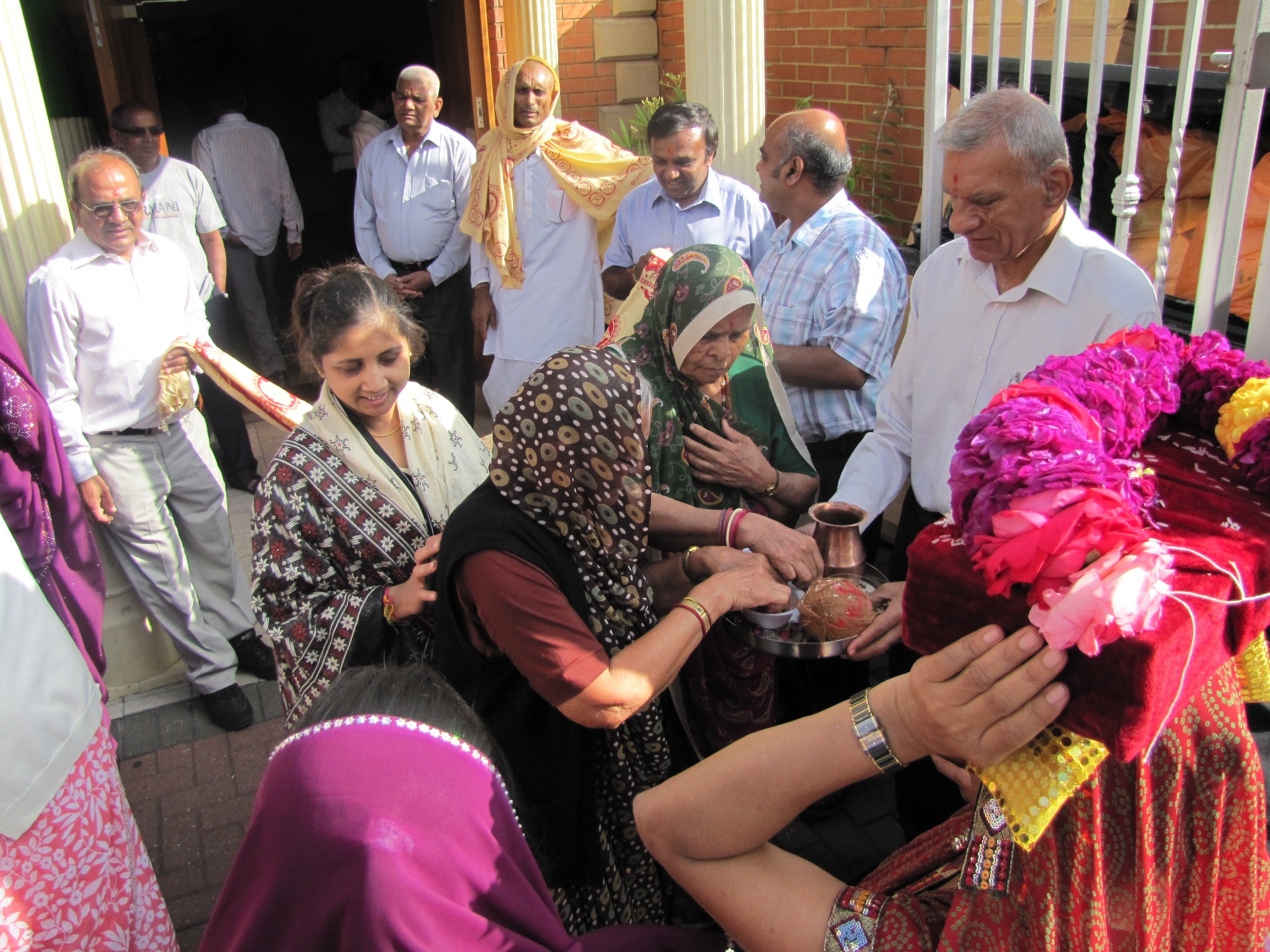 ©1987-2017 SKS Swaminarayan Temple East London