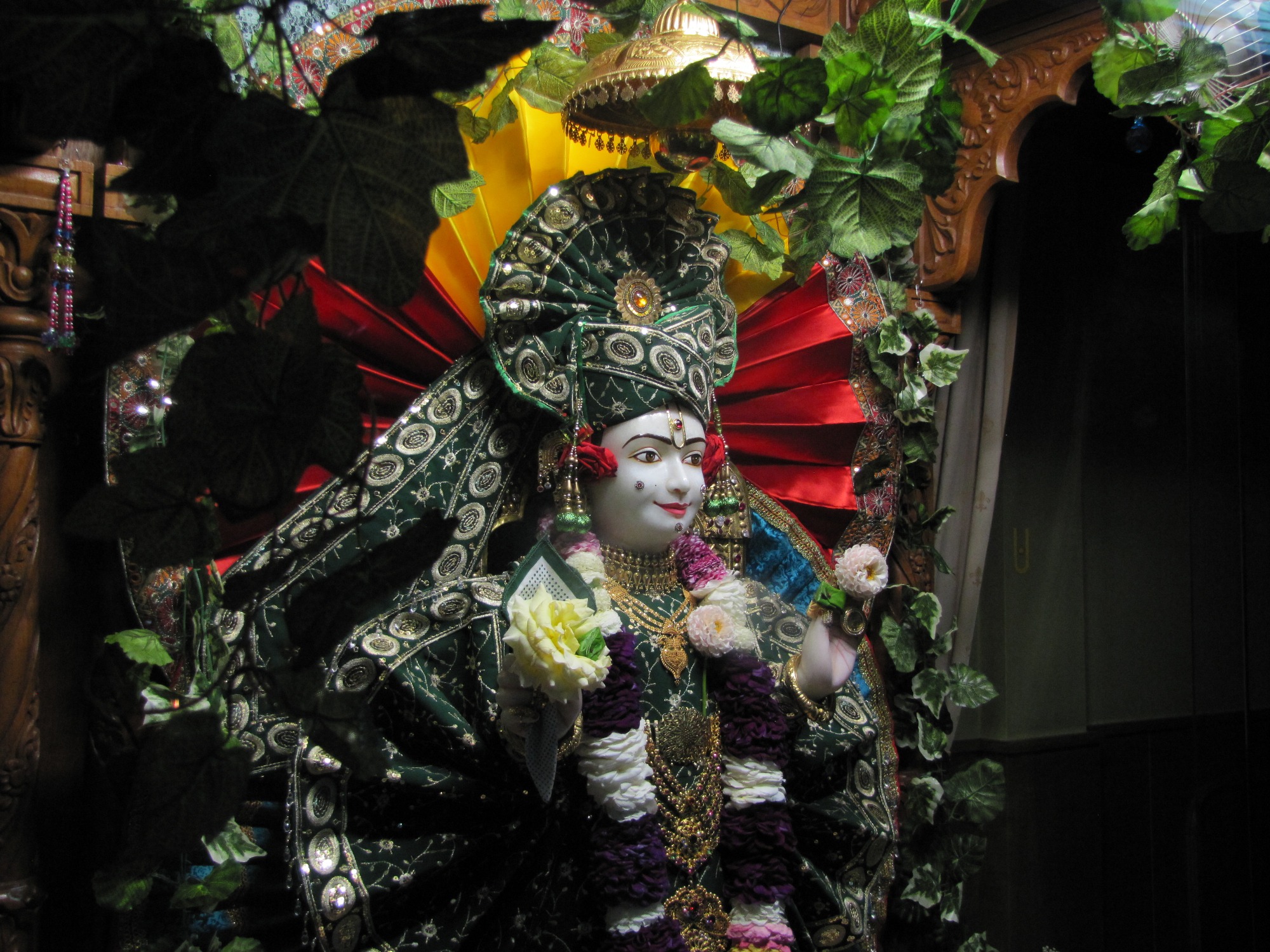 ©1987-2017 SKS Swaminarayan Temple East London