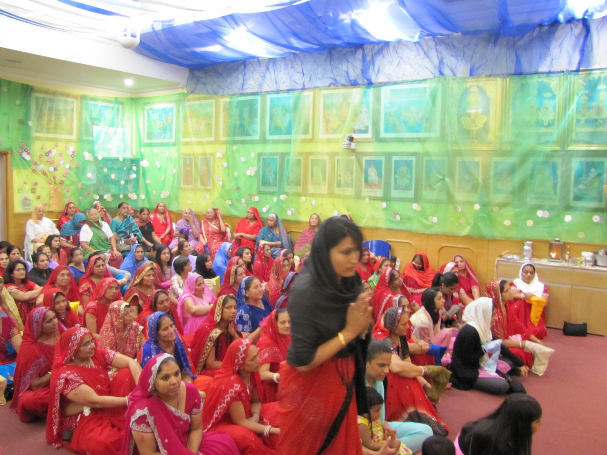 ©1987-2017 SKS Swaminarayan Temple East London