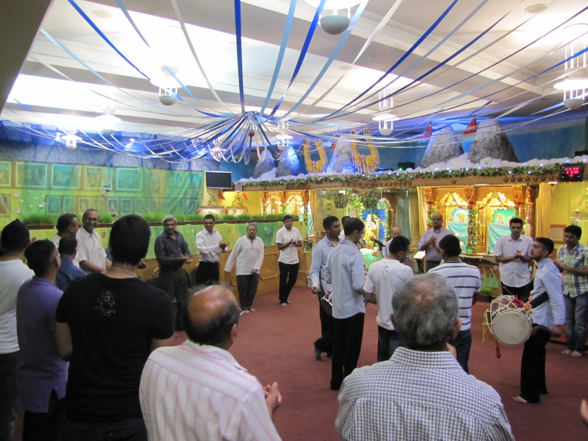 ©1987-2017 SKS Swaminarayan Temple East London