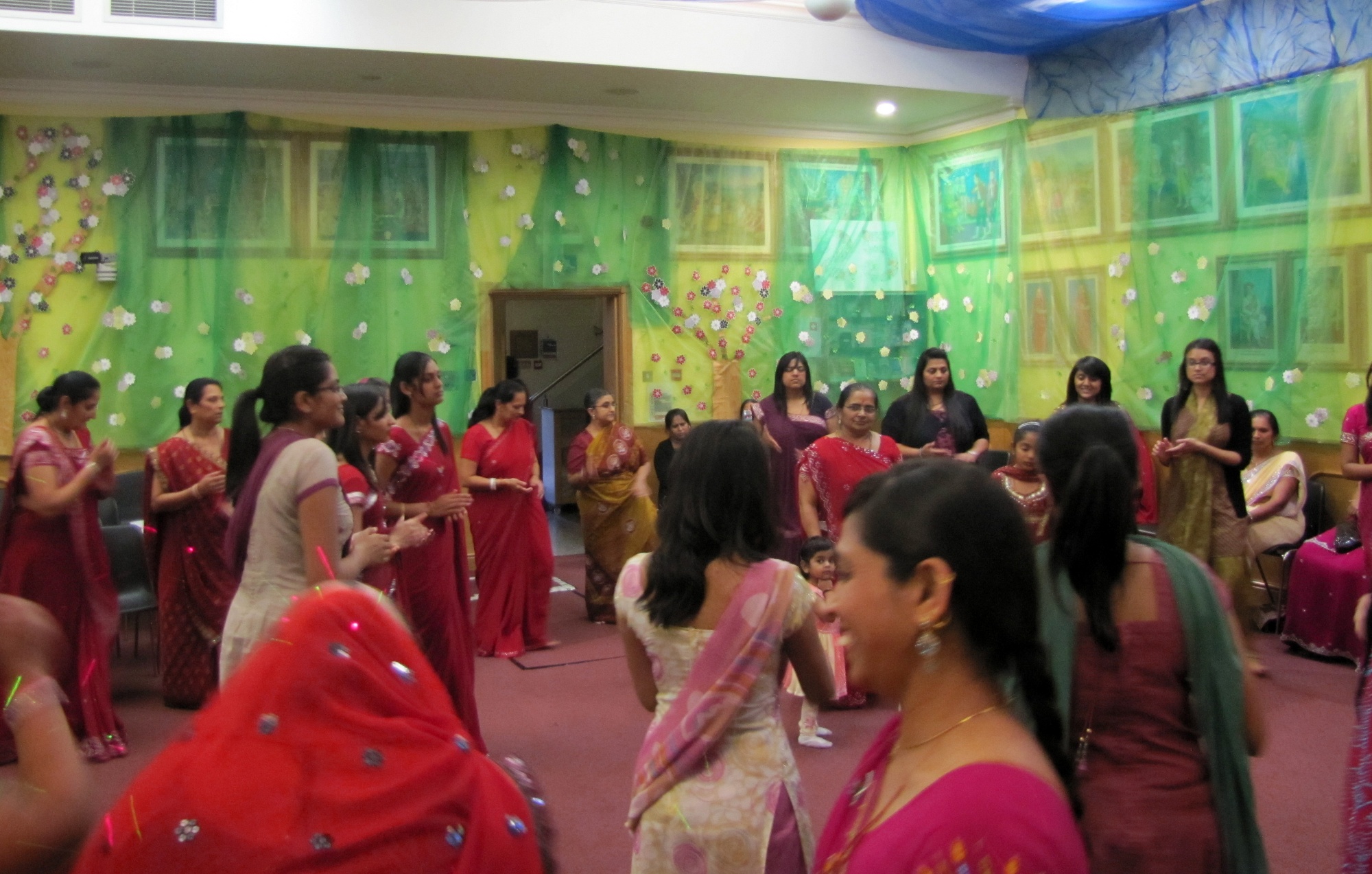 ©1987-2017 SKS Swaminarayan Temple East London