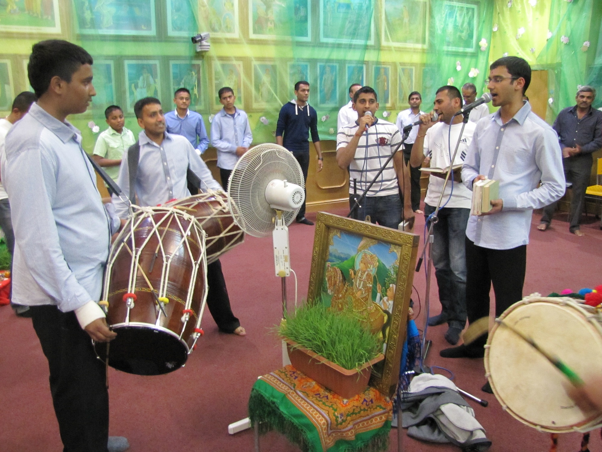 ©1987-2017 SKS Swaminarayan Temple East London