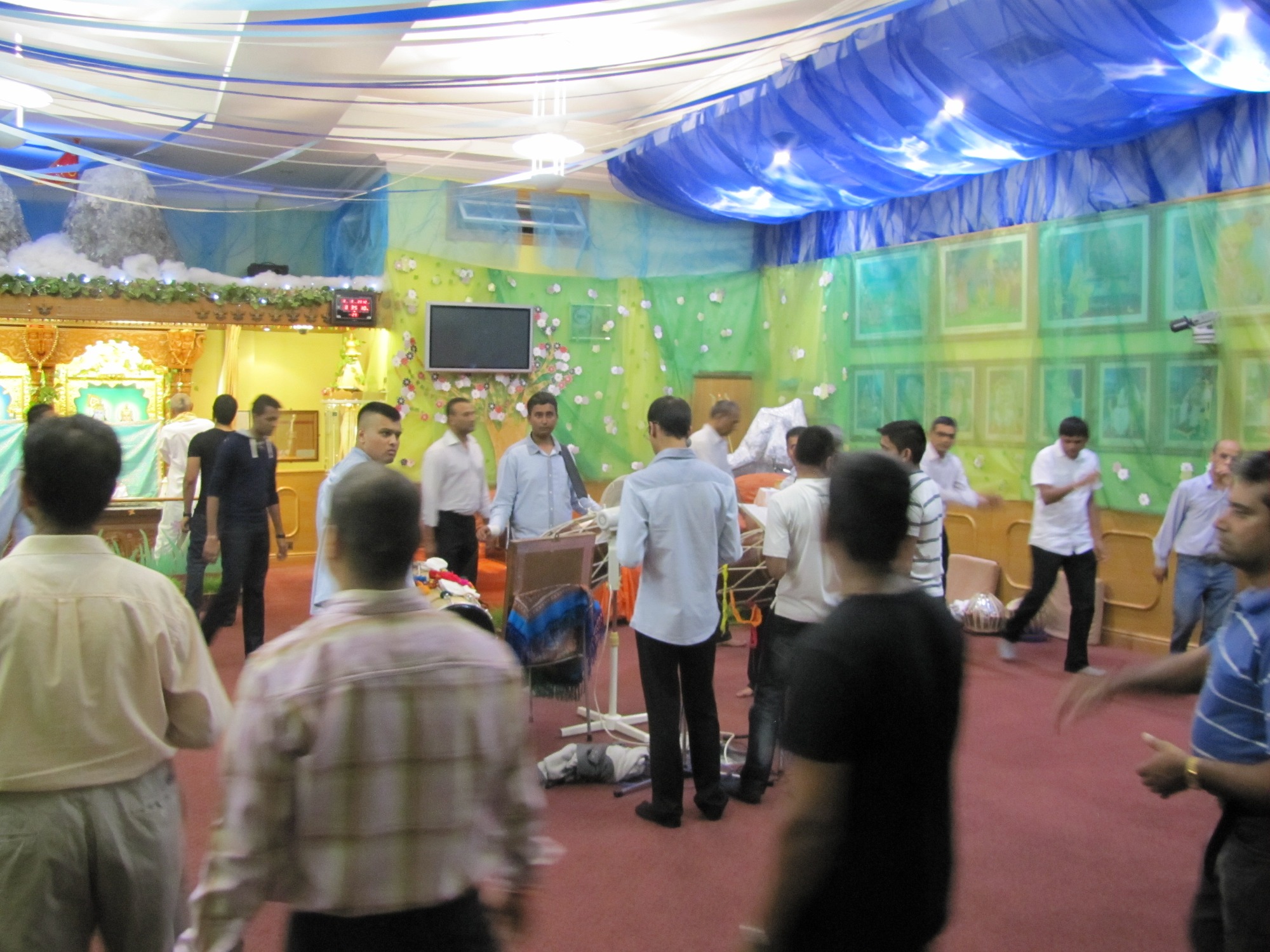 ©1987-2017 SKS Swaminarayan Temple East London