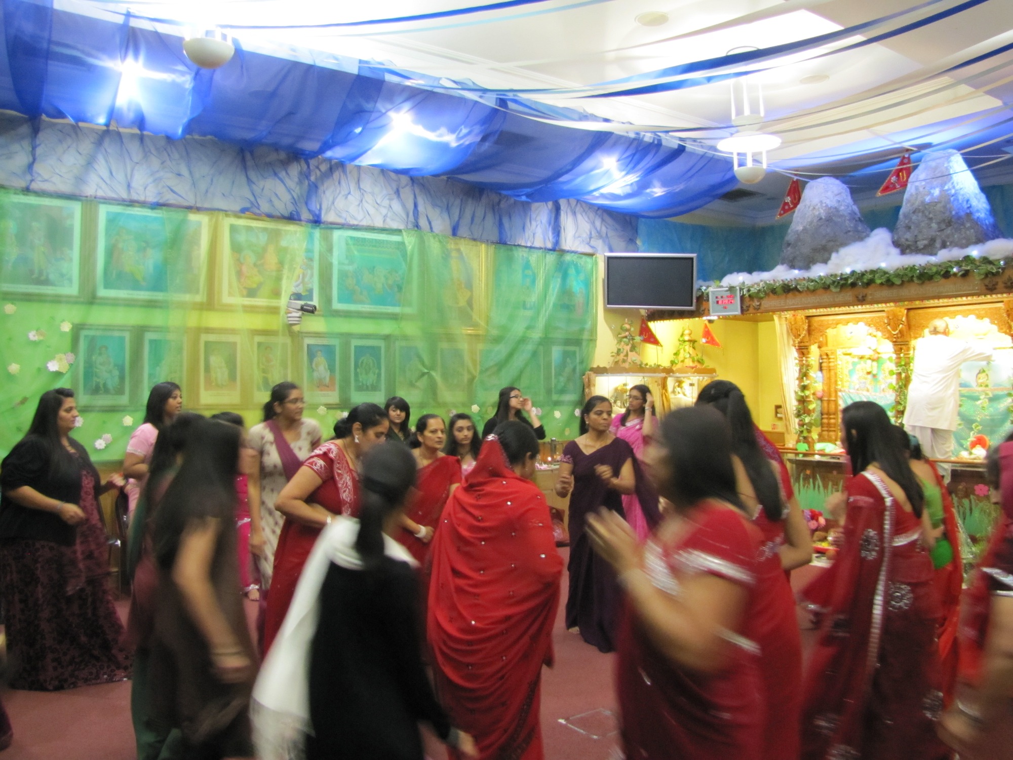 ©1987-2017 SKS Swaminarayan Temple East London