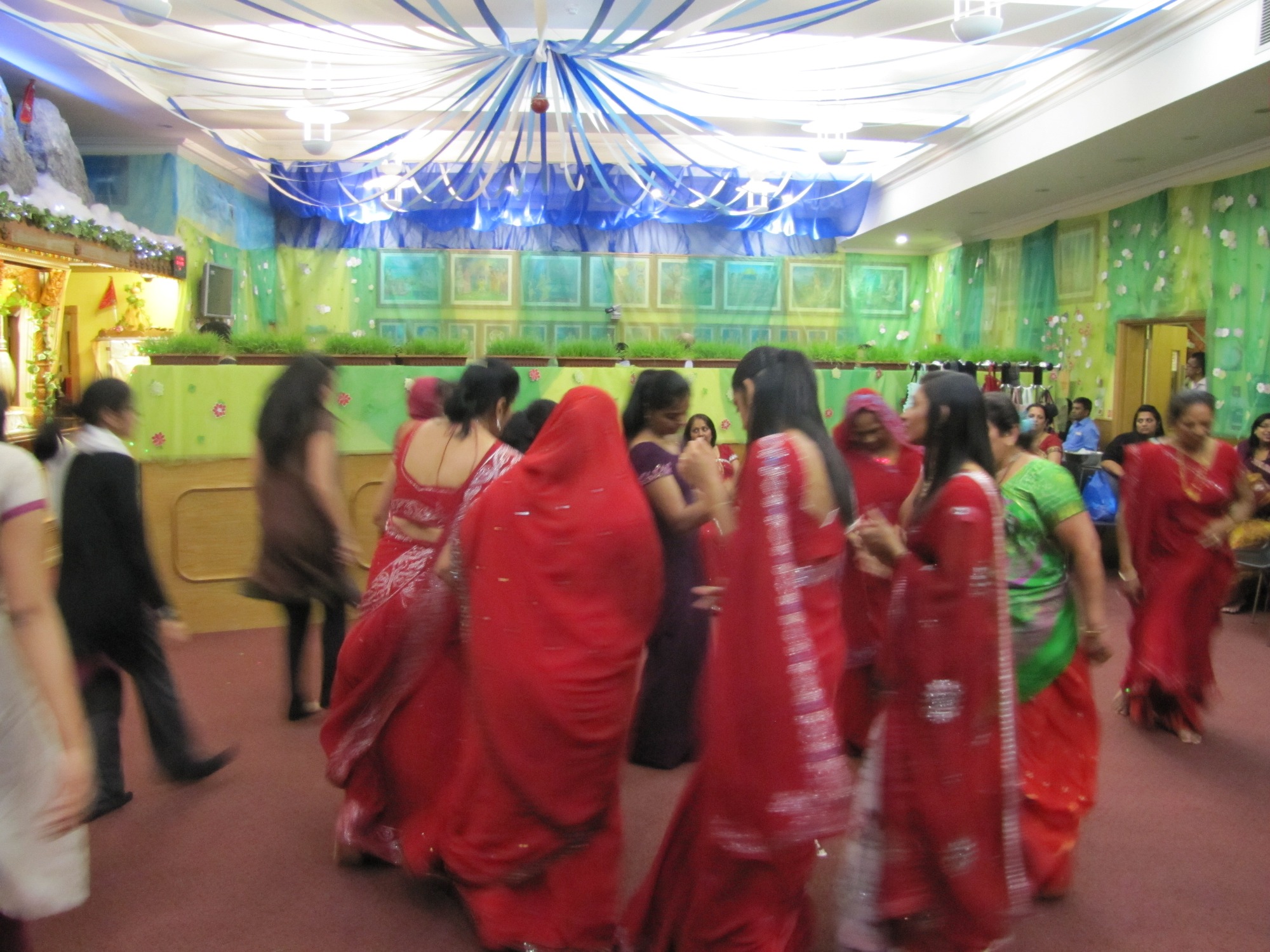 ©1987-2017 SKS Swaminarayan Temple East London