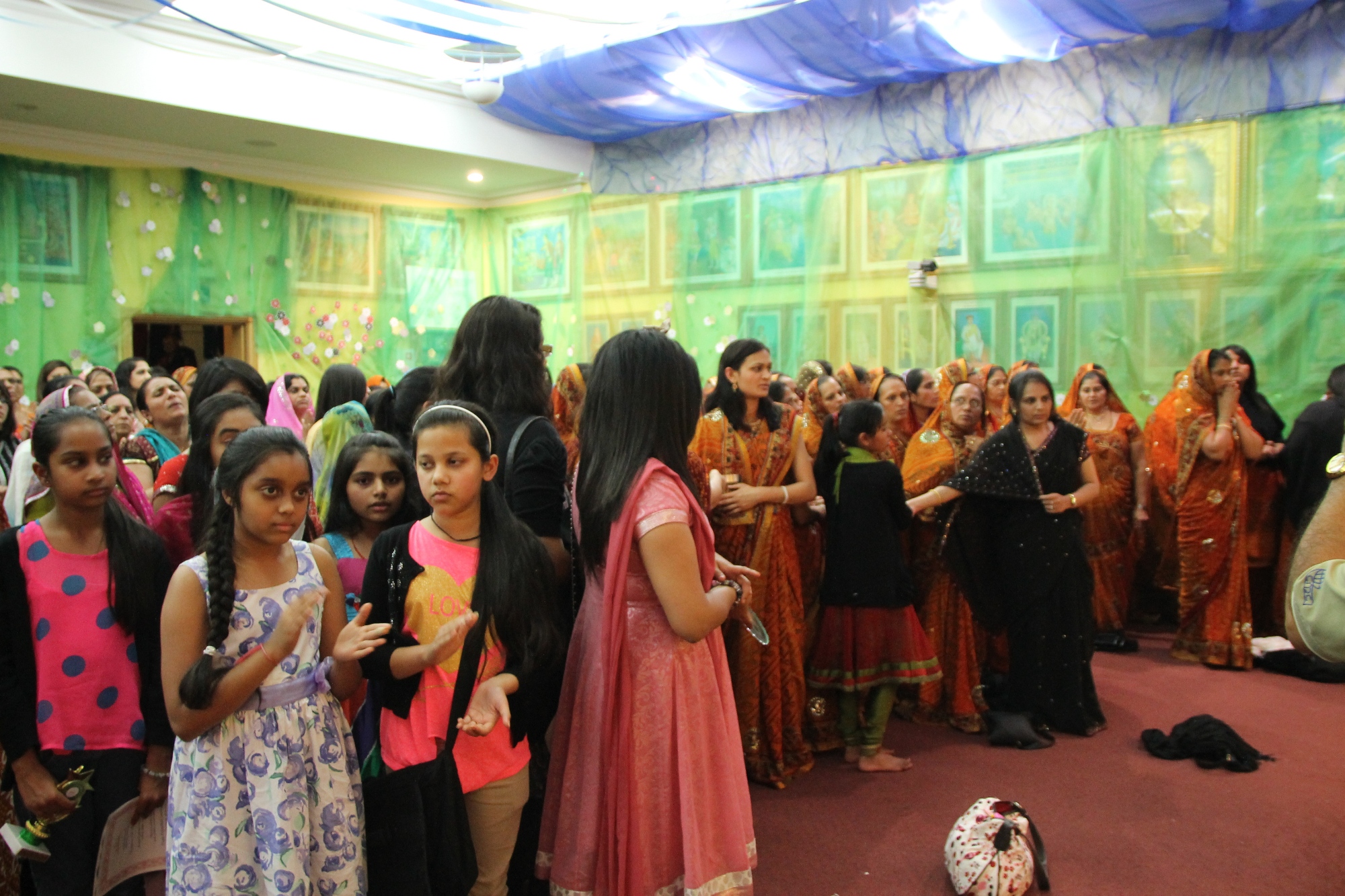 ©1987-2017 SKS Swaminarayan Temple East London