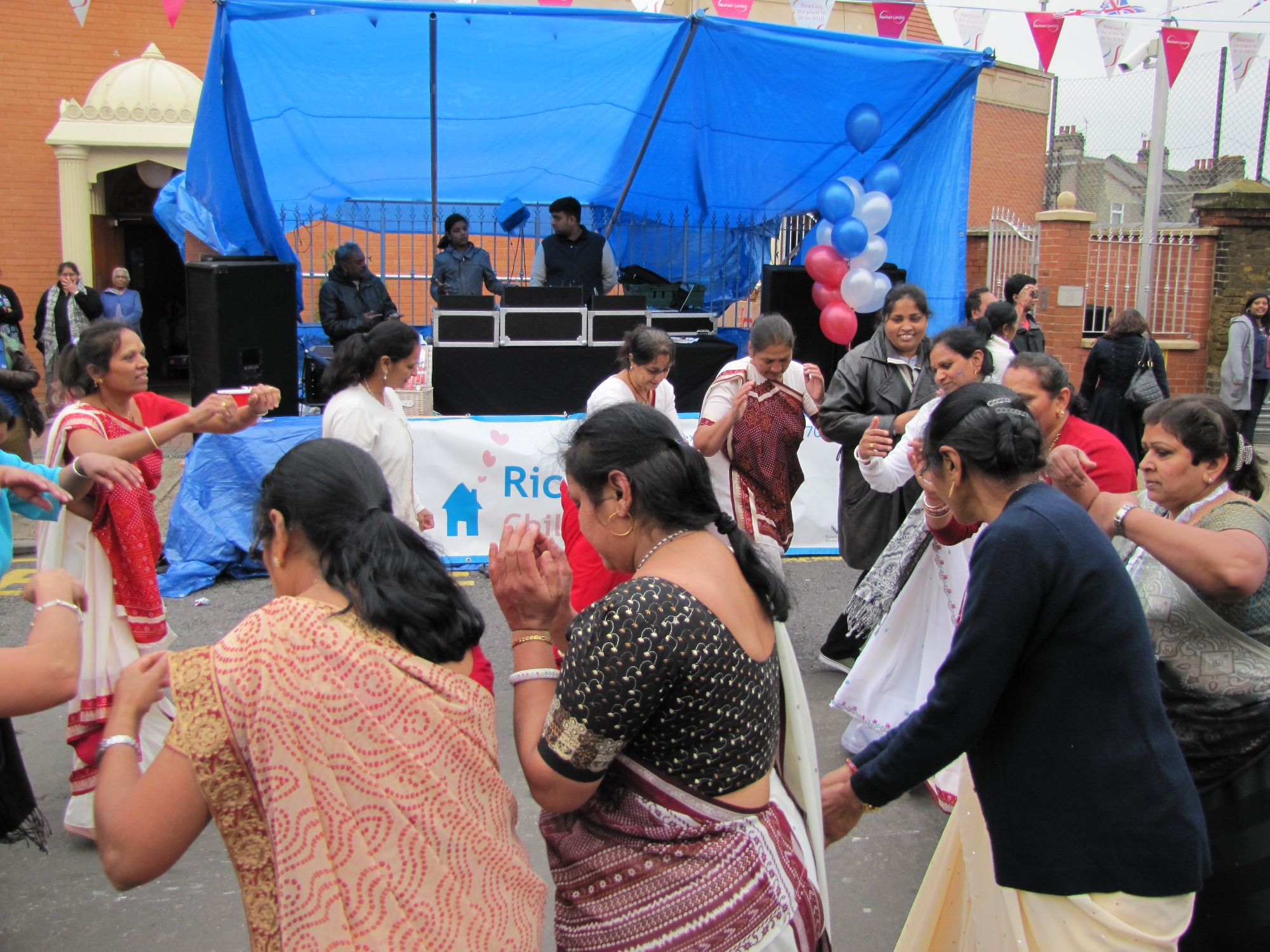 ©1987-2017 SKS Swaminarayan Temple East London