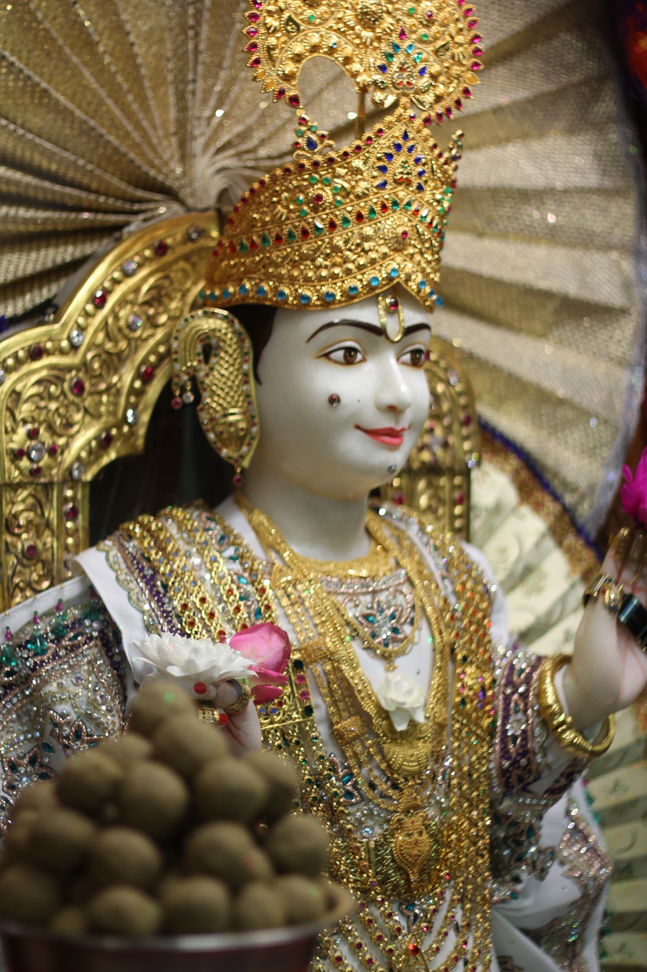 ©1987-2017 SKS Swaminarayan Temple East London