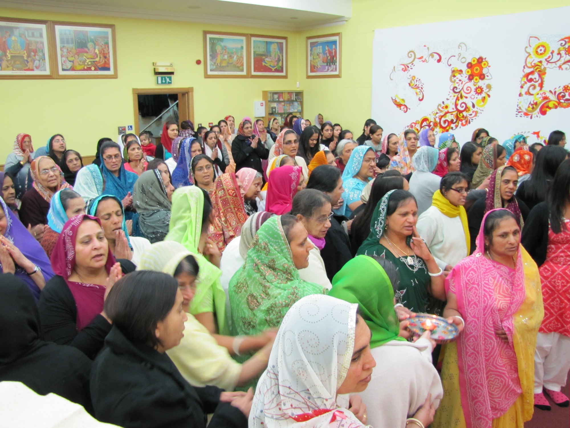 ©1987-2017 SKS Swaminarayan Temple East London