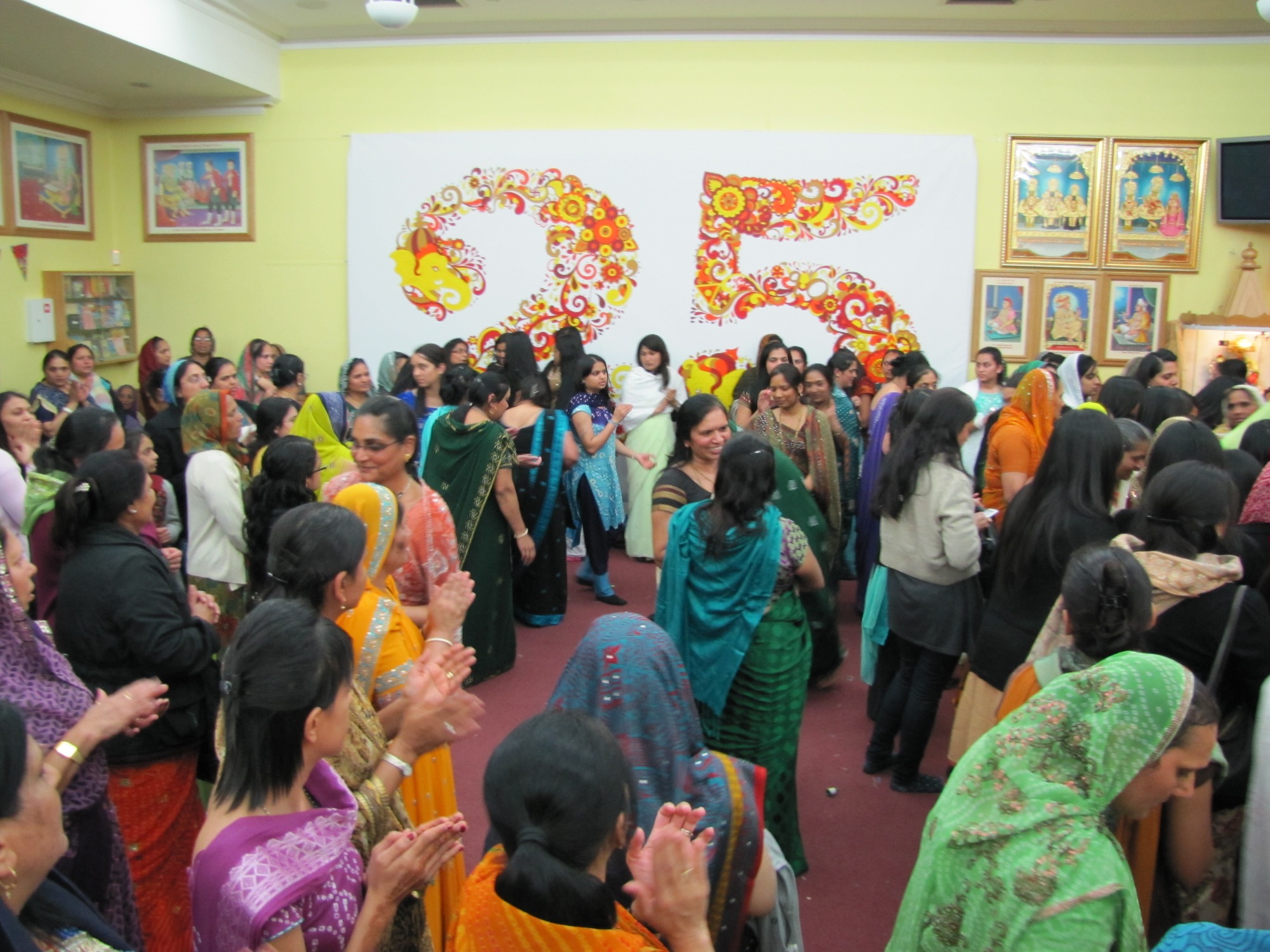 ©1987-2017 SKS Swaminarayan Temple East London