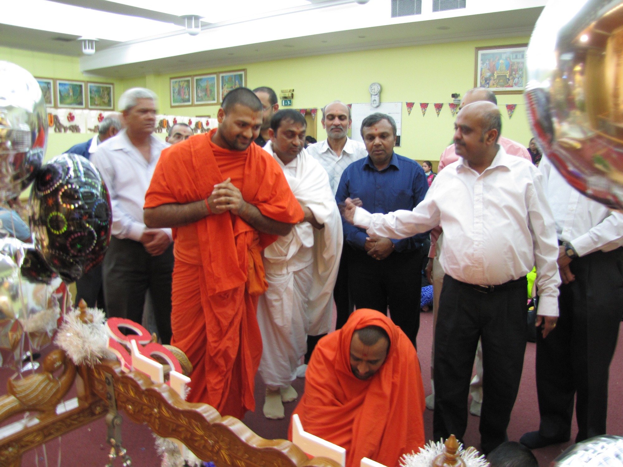 ©1987-2017 SKS Swaminarayan Temple East London