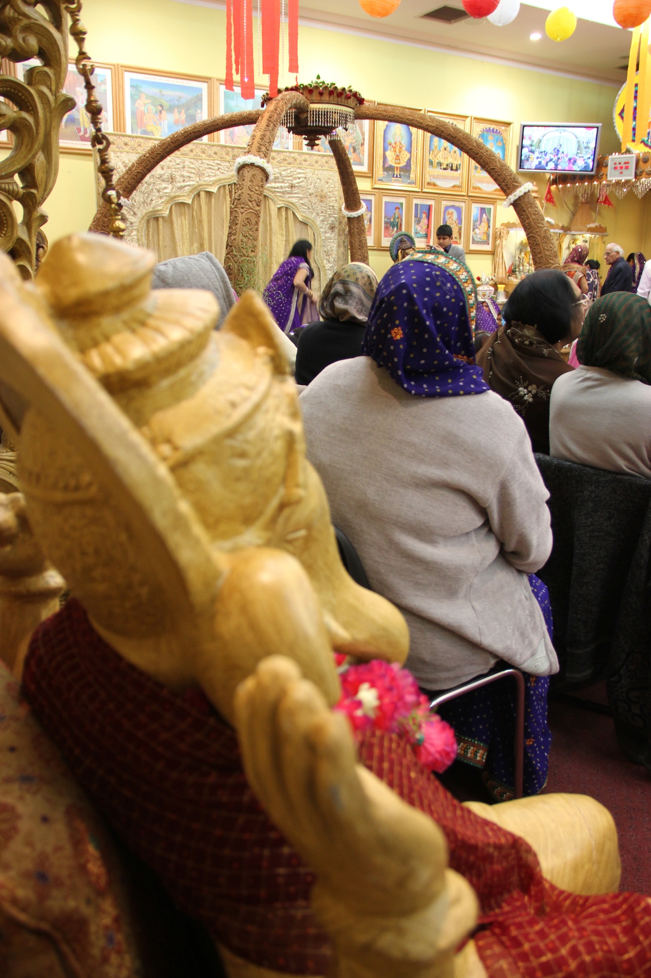 ©1987-2017 SKS Swaminarayan Temple East London