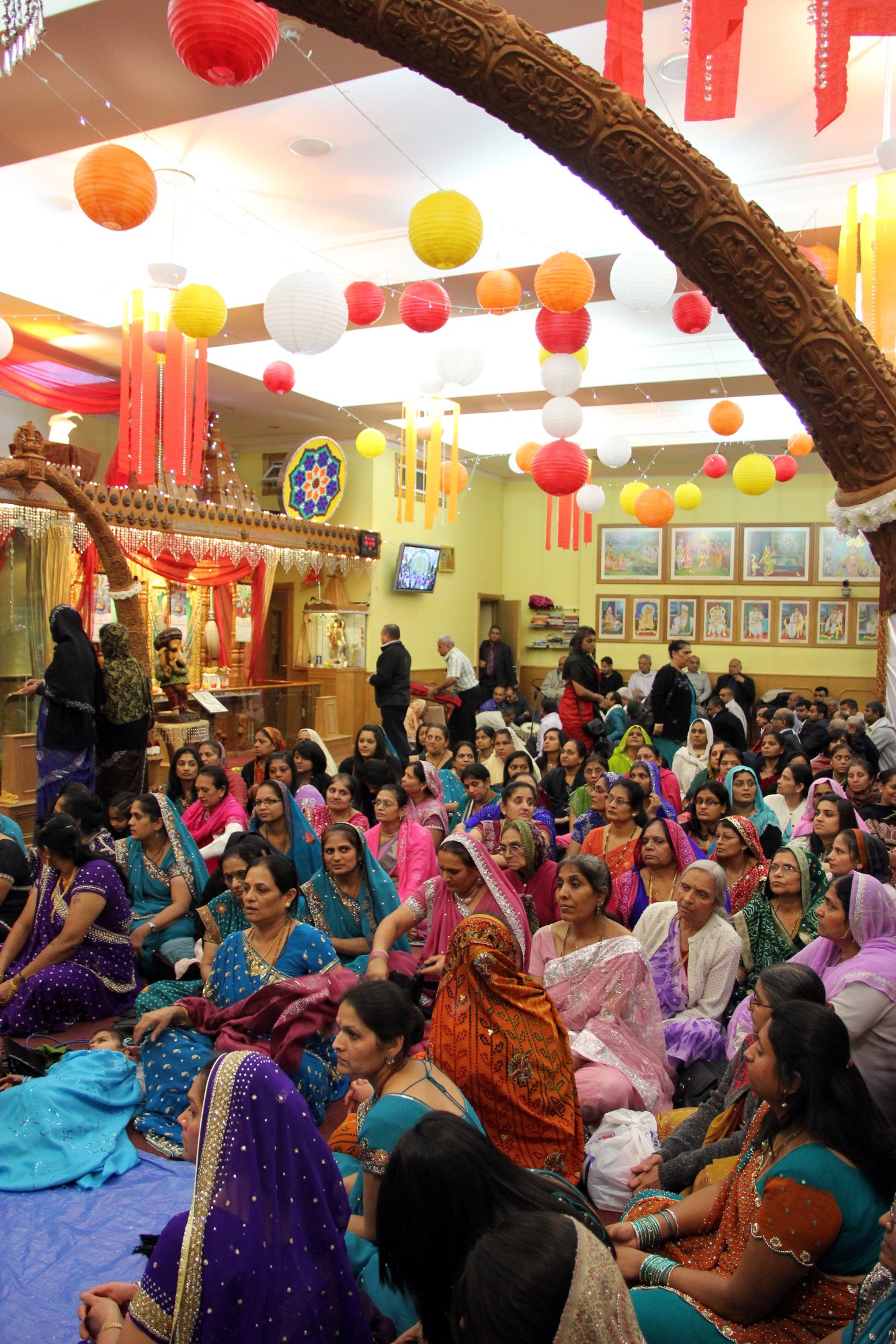 ©1987-2017 SKS Swaminarayan Temple East London
