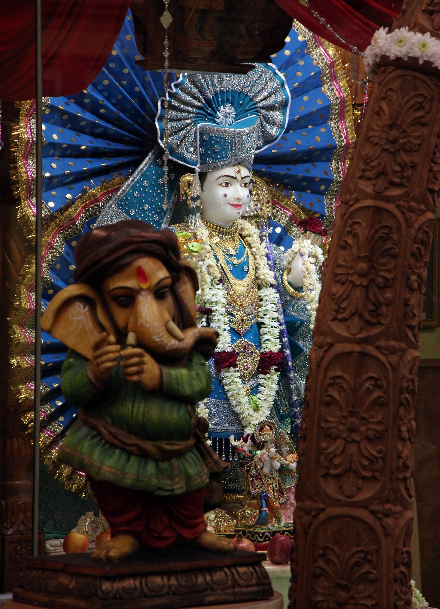 ©1987-2017 SKS Swaminarayan Temple East London