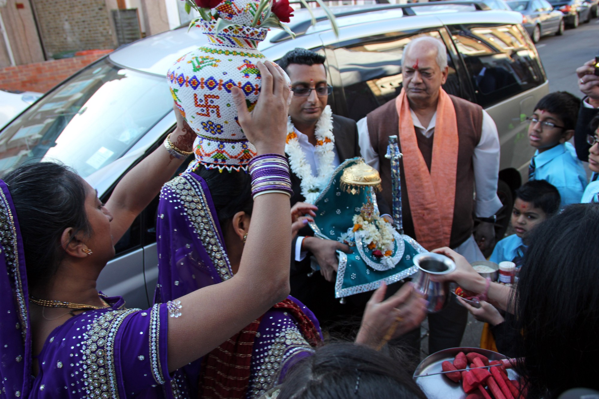 ©1987-2017 SKS Swaminarayan Temple East London