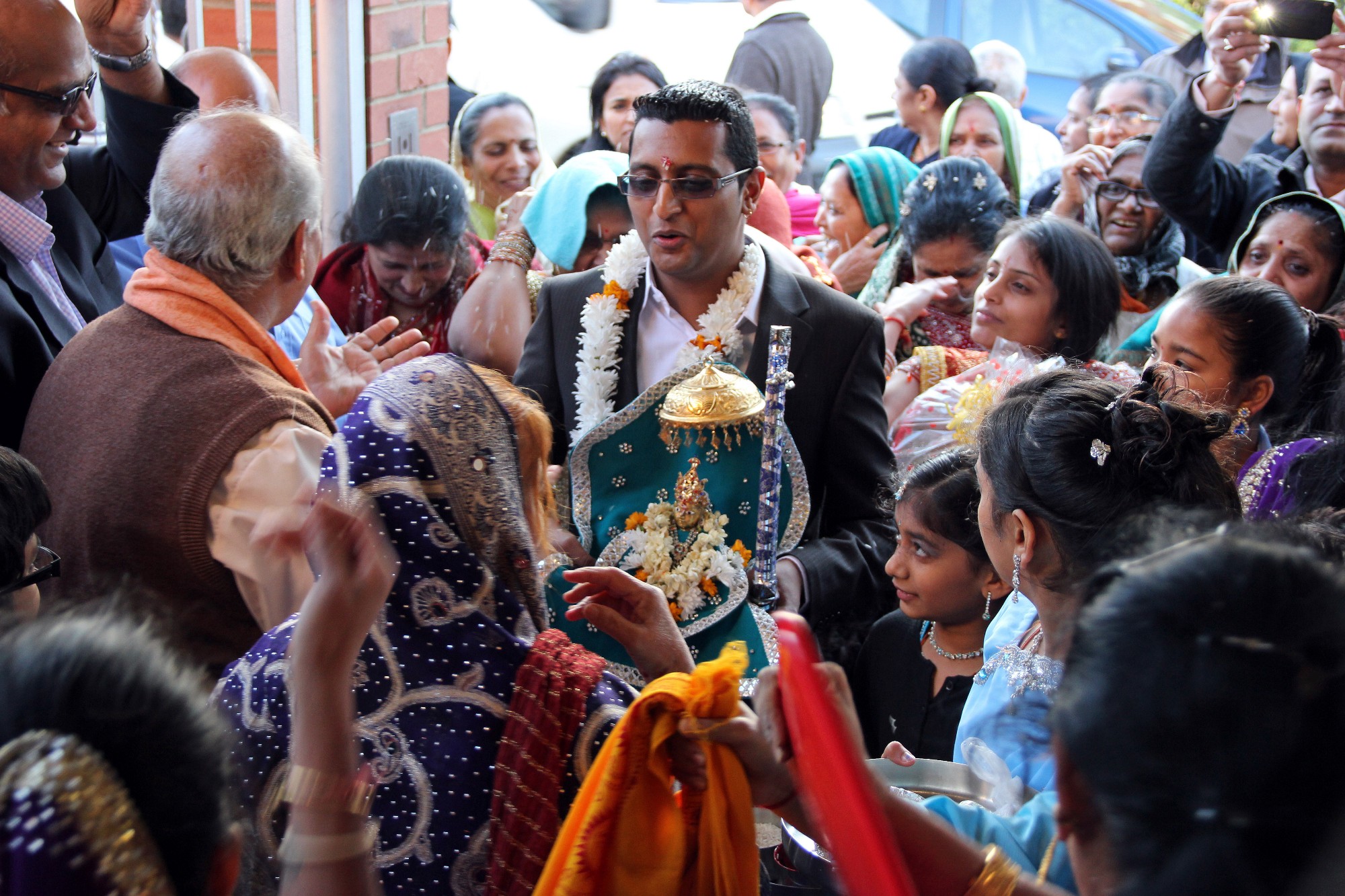 ©1987-2017 SKS Swaminarayan Temple East London