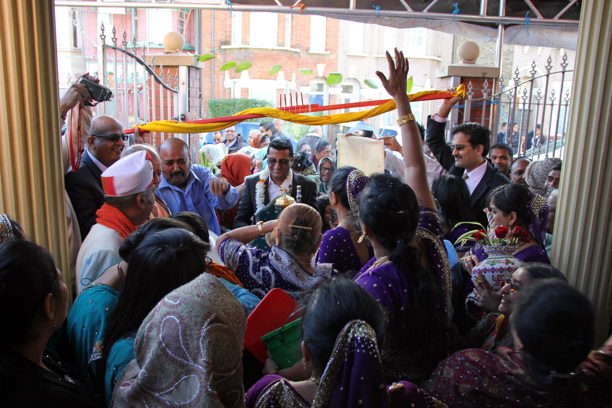©1987-2017 SKS Swaminarayan Temple East London