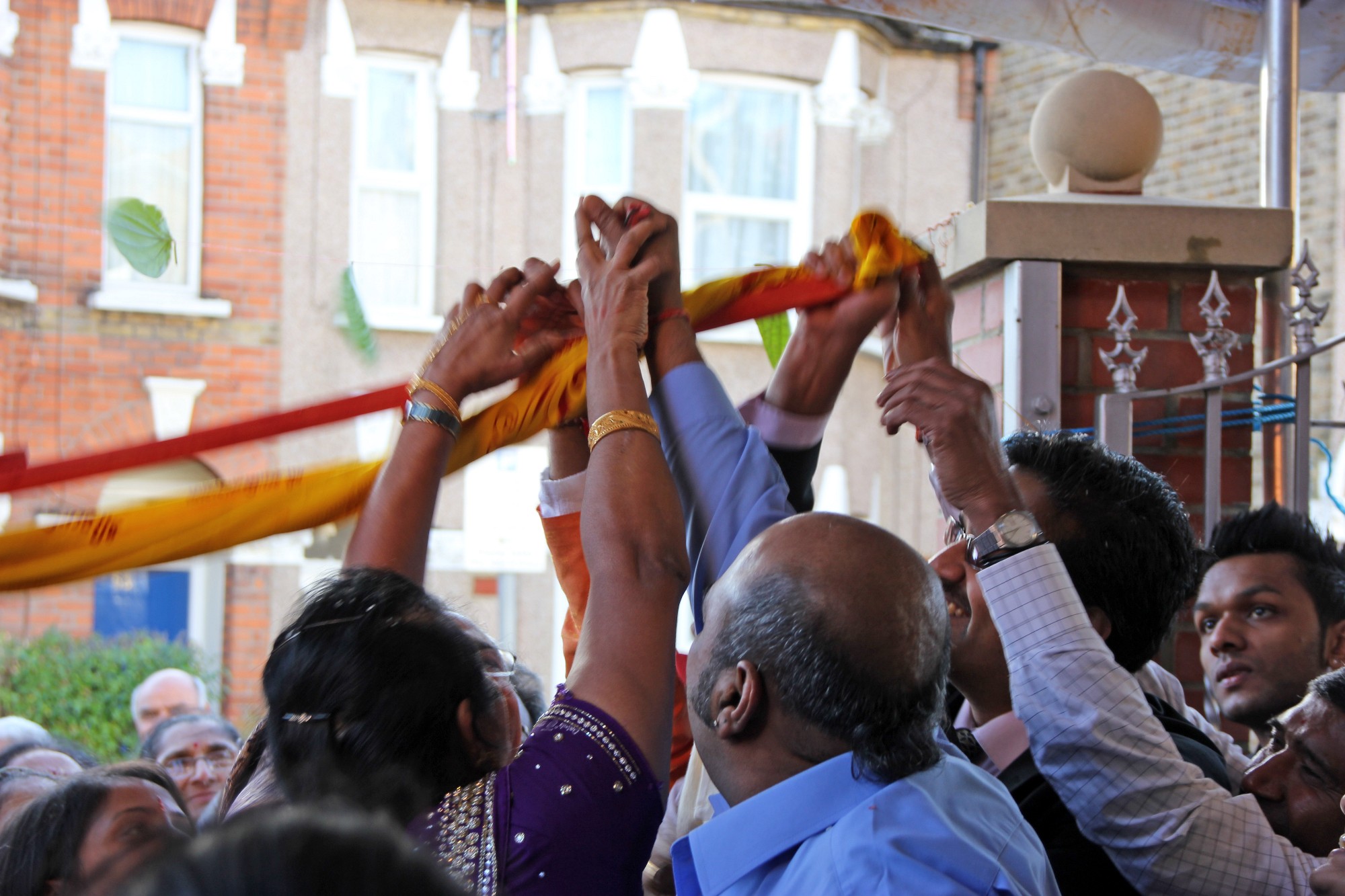 ©1987-2017 SKS Swaminarayan Temple East London