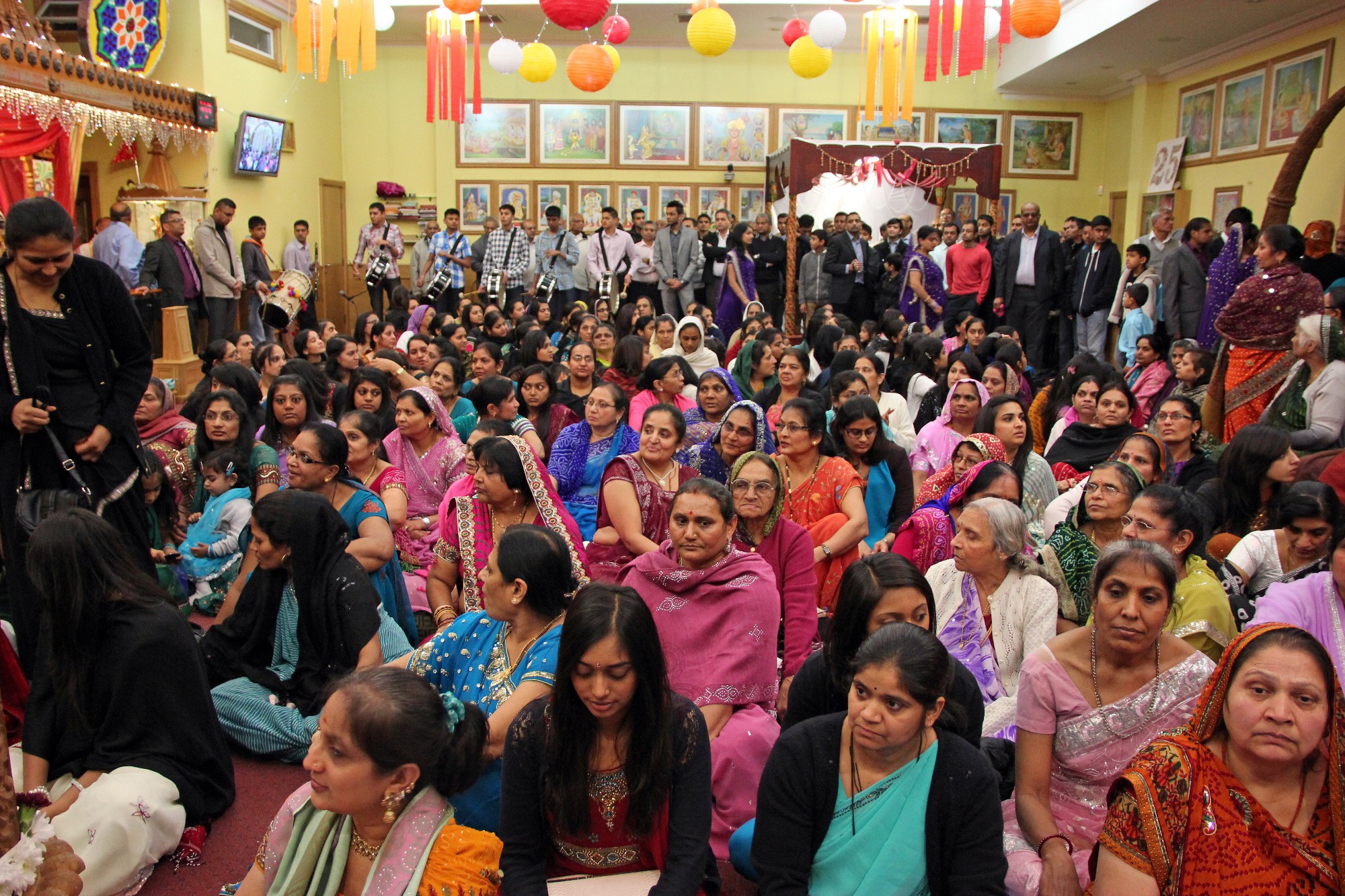 ©1987-2017 SKS Swaminarayan Temple East London