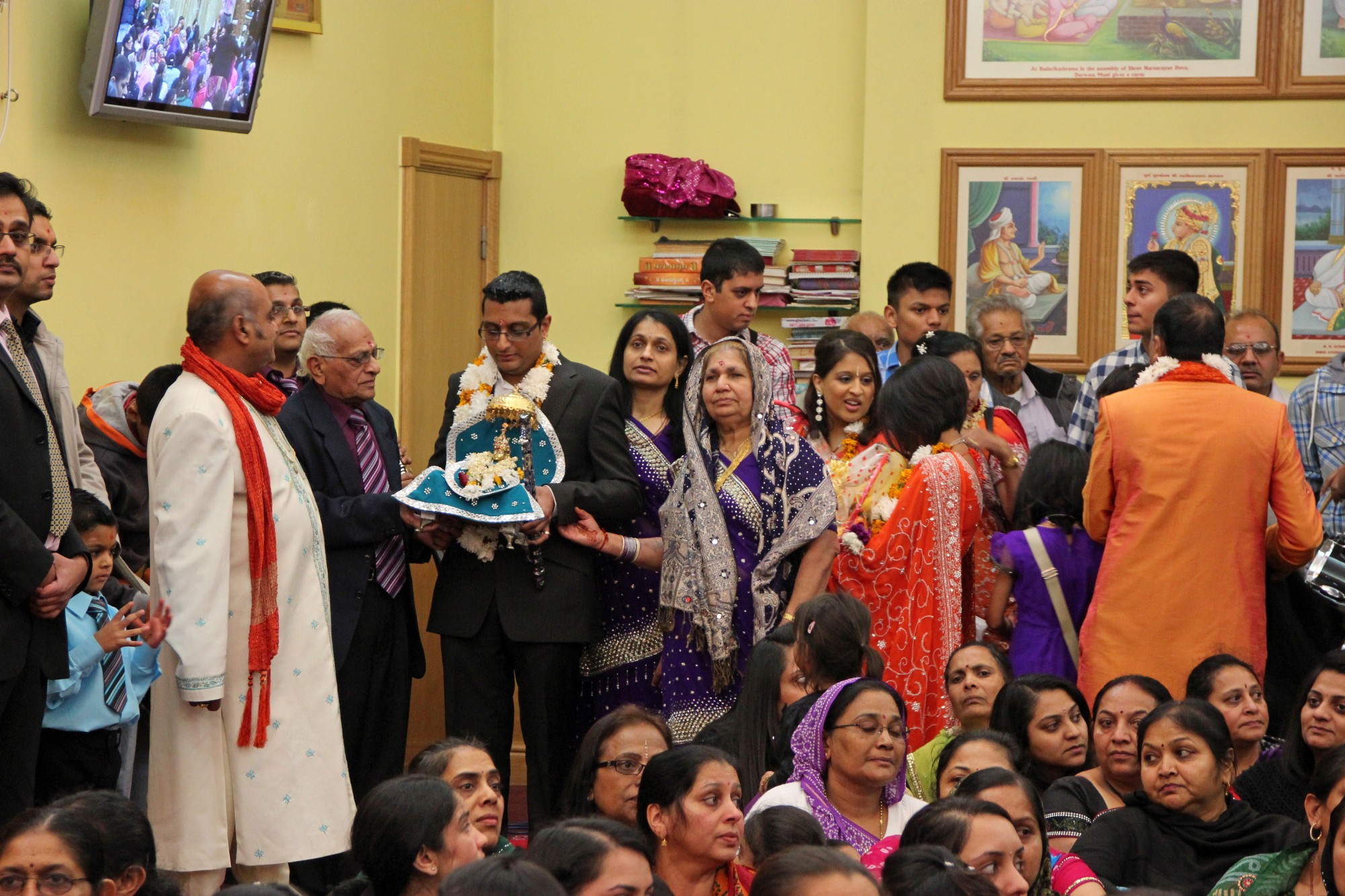 ©1987-2017 SKS Swaminarayan Temple East London