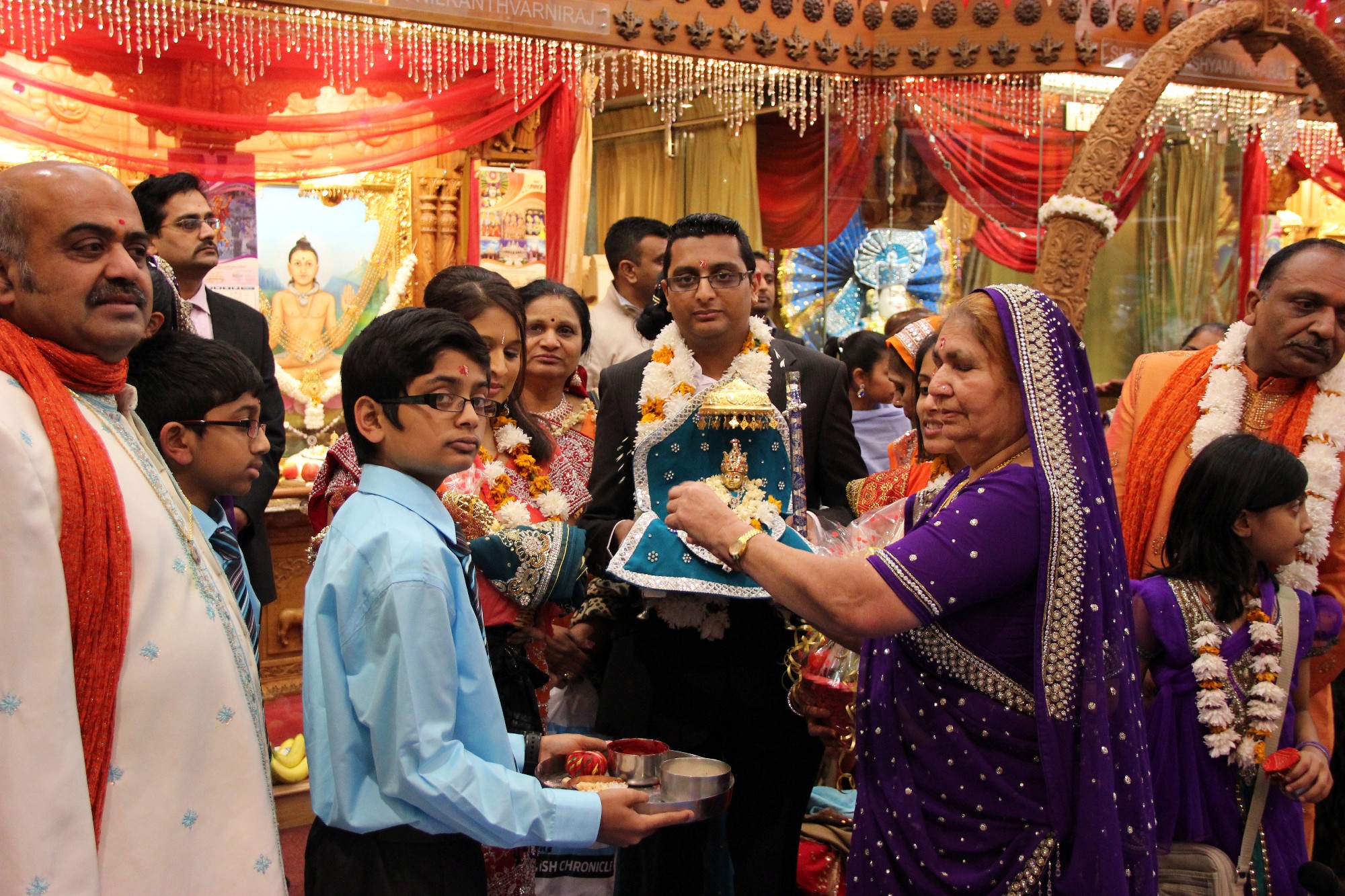 ©1987-2017 SKS Swaminarayan Temple East London