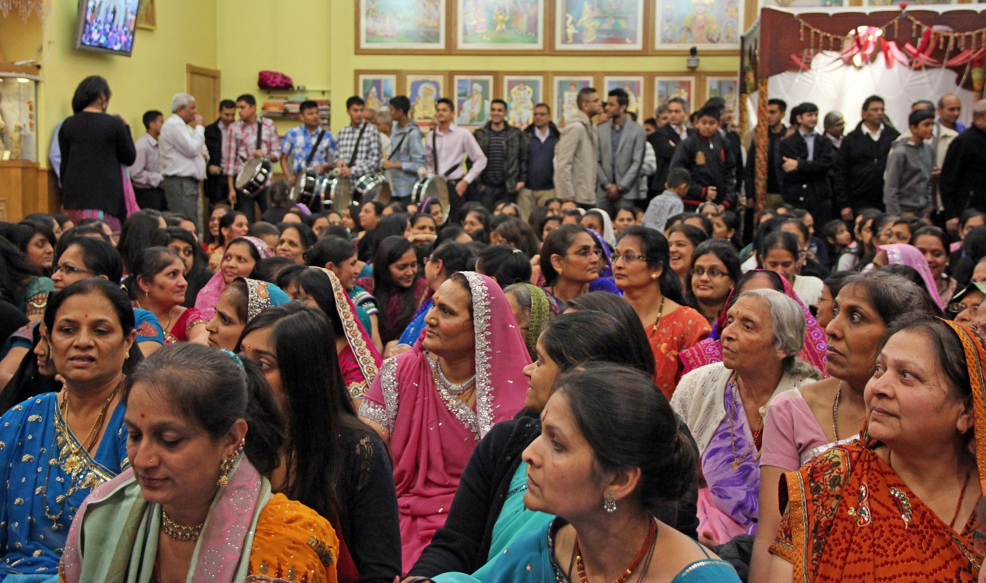 ©1987-2017 SKS Swaminarayan Temple East London