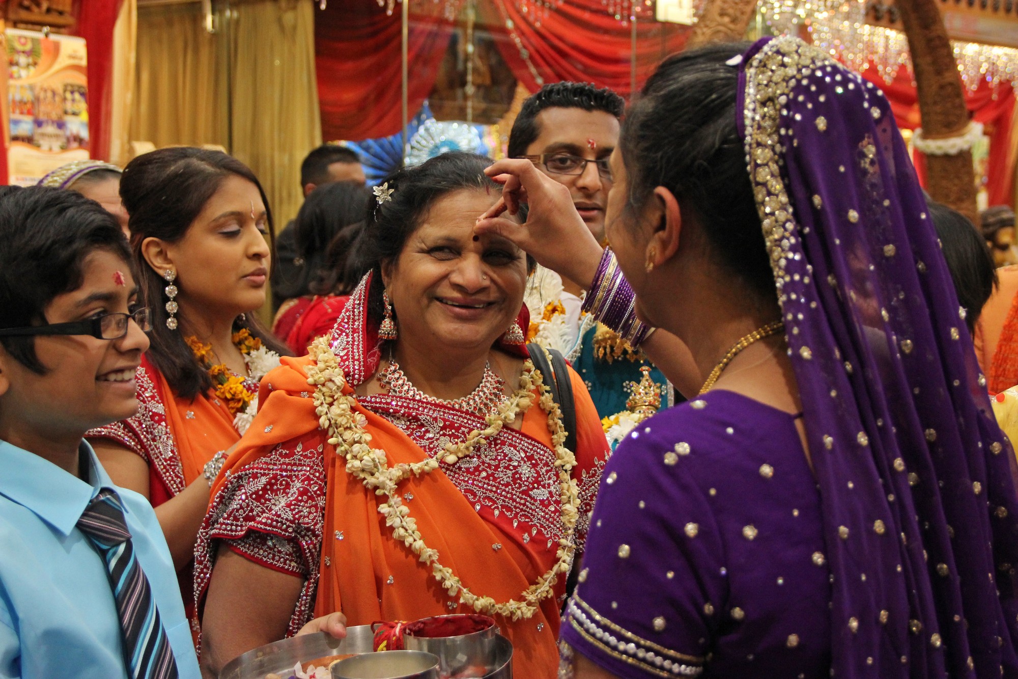 ©1987-2017 SKS Swaminarayan Temple East London