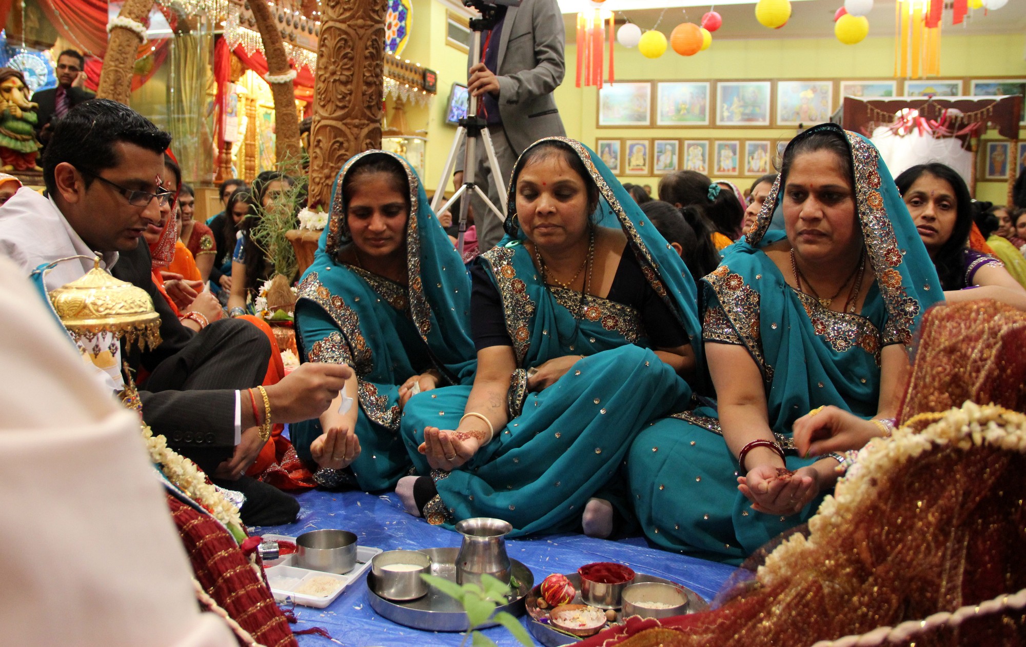 ©1987-2017 SKS Swaminarayan Temple East London