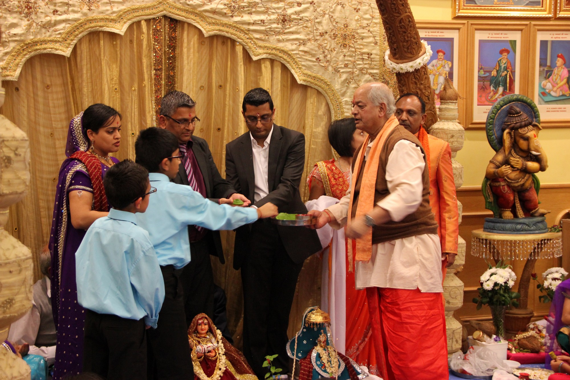 ©1987-2017 SKS Swaminarayan Temple East London