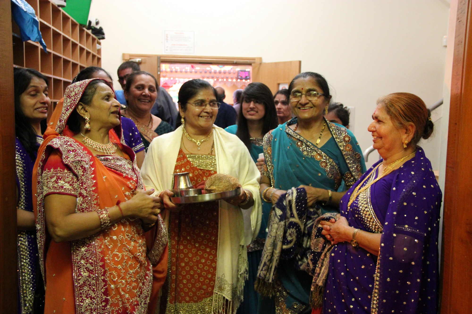 ©1987-2017 SKS Swaminarayan Temple East London