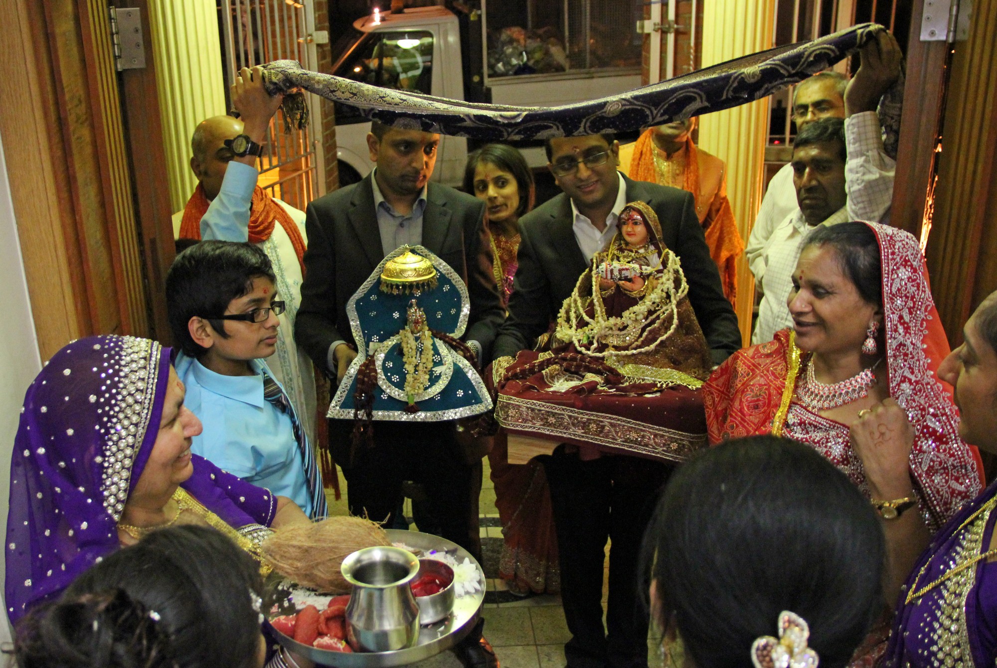 ©1987-2017 SKS Swaminarayan Temple East London