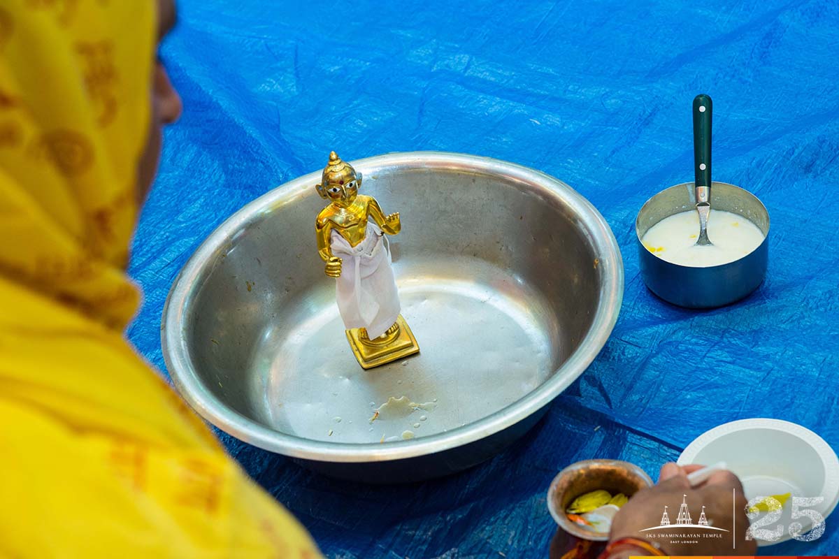 ©1987-2017 SKS Swaminarayan Temple East London