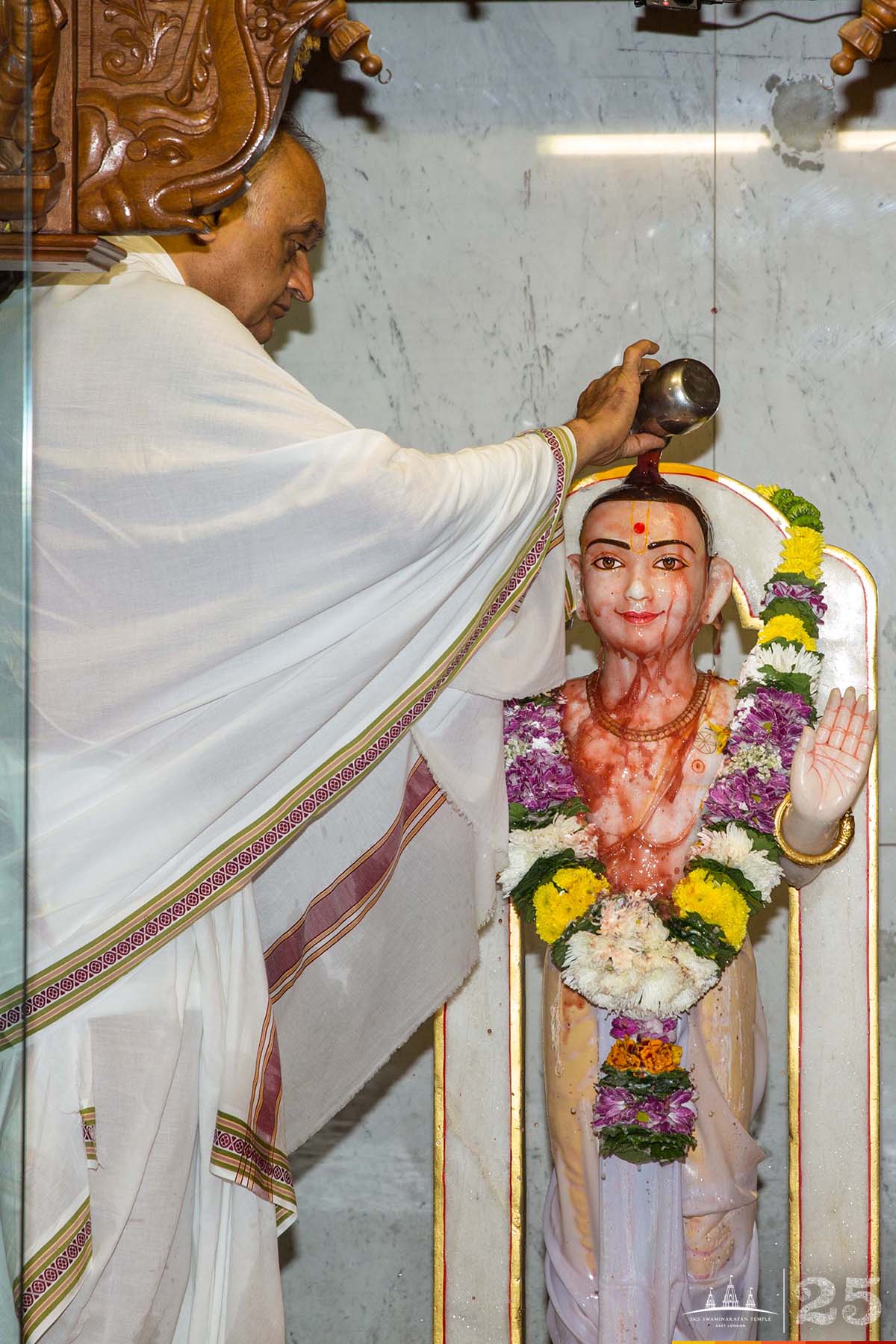 ©1987-2017 SKS Swaminarayan Temple East London