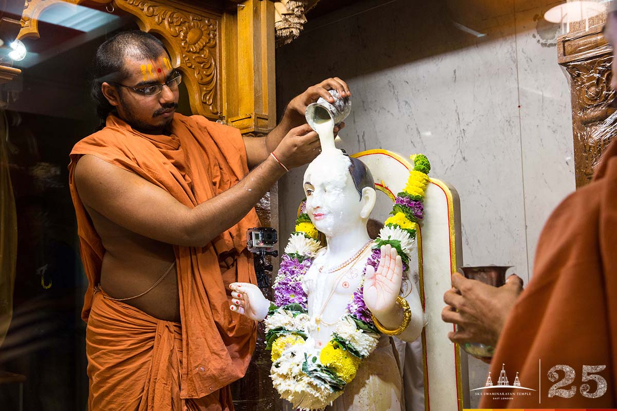 ©1987-2017 SKS Swaminarayan Temple East London